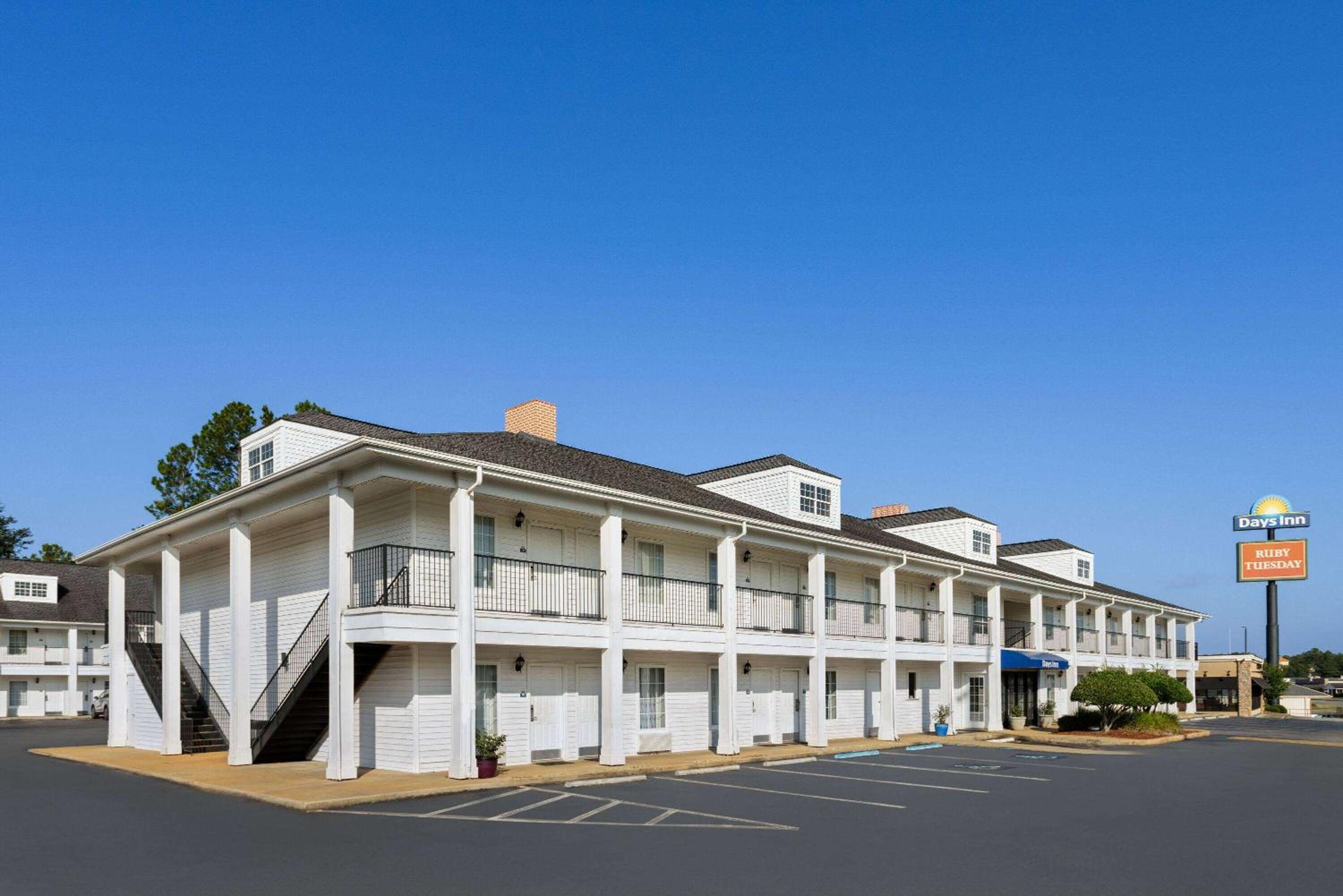 Americus Vacations - Days Inn by Wyndham Americus - Property Image 10
