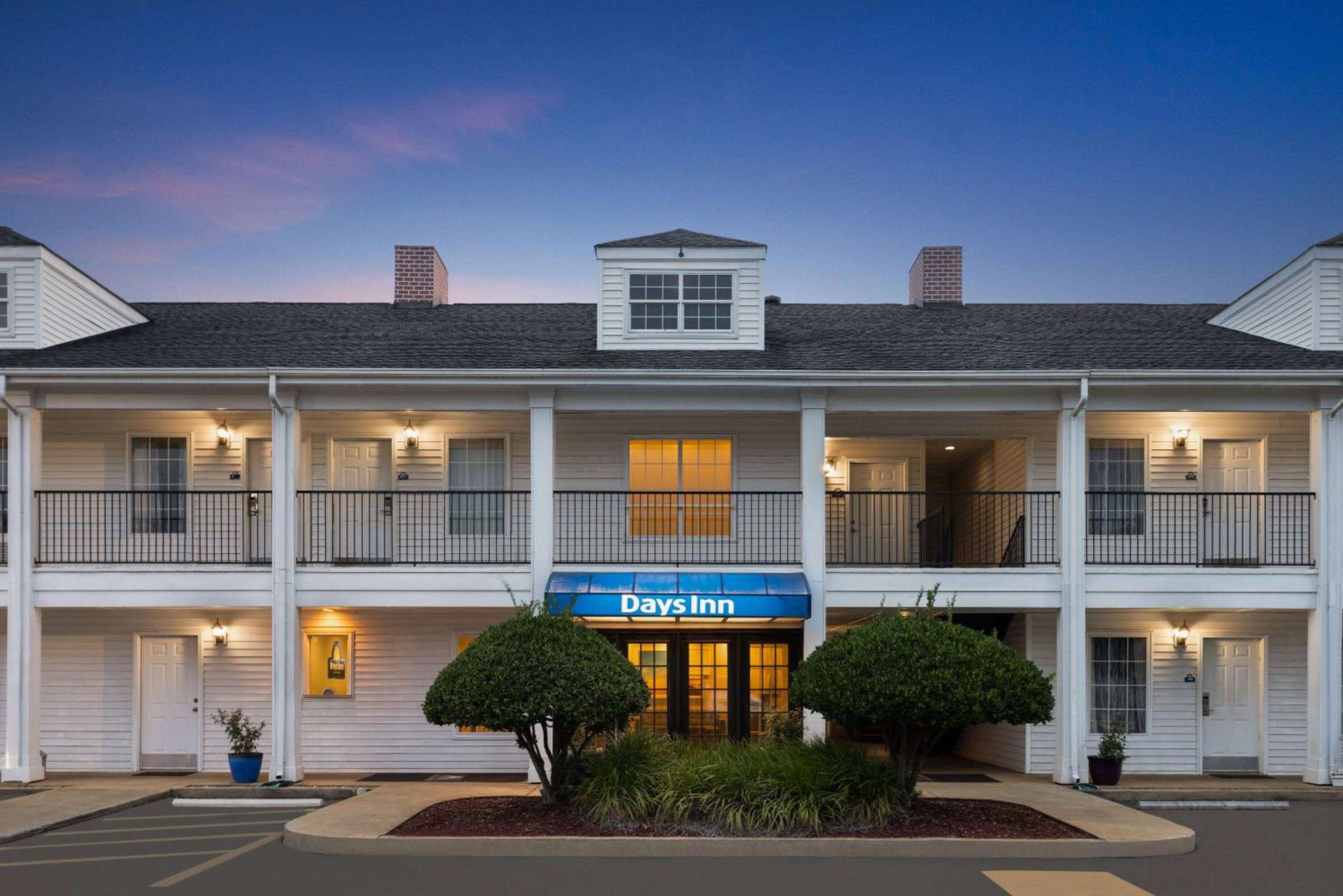 Days Inn by Wyndham Americus view 3