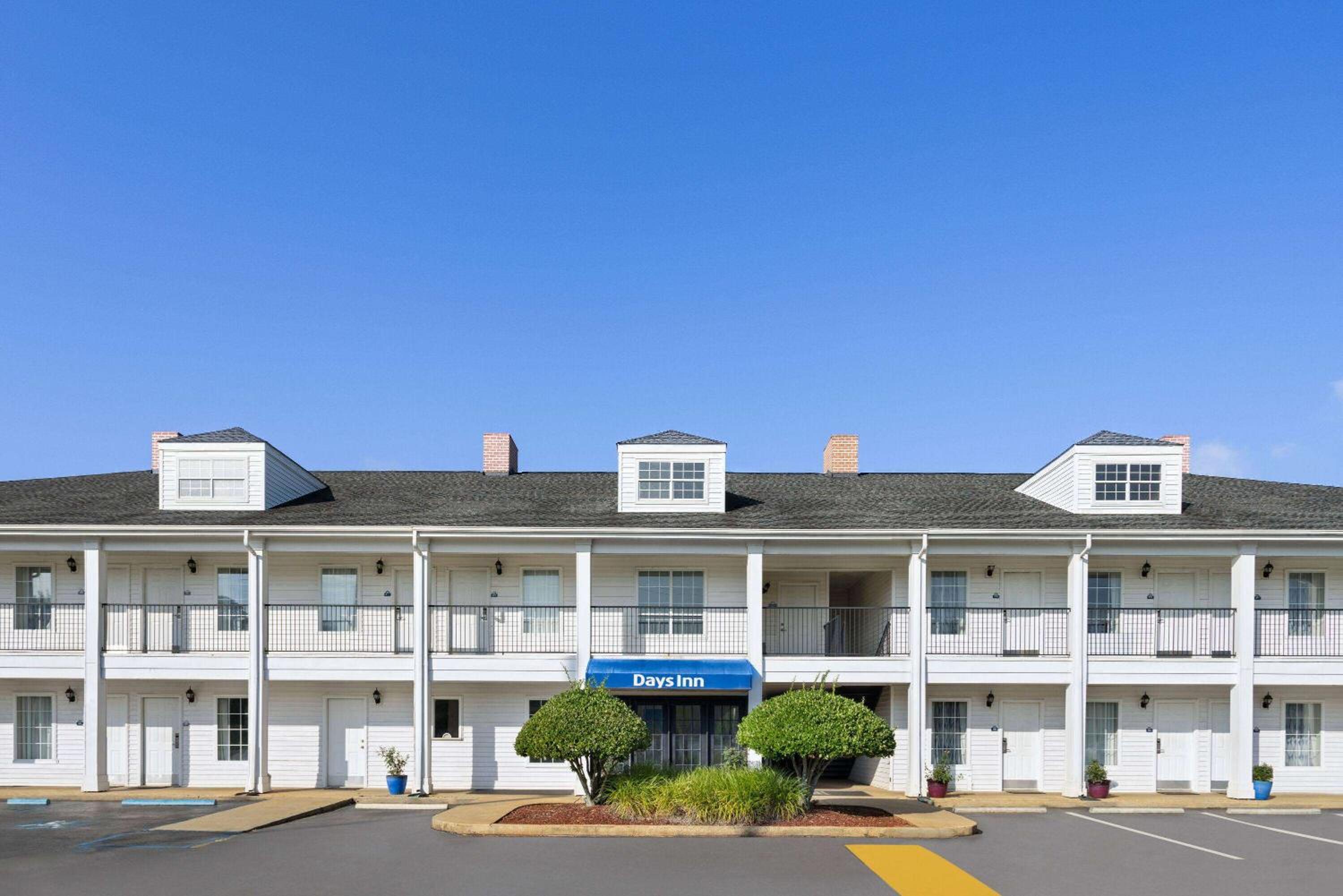 Days Inn by Wyndham Americus view 2