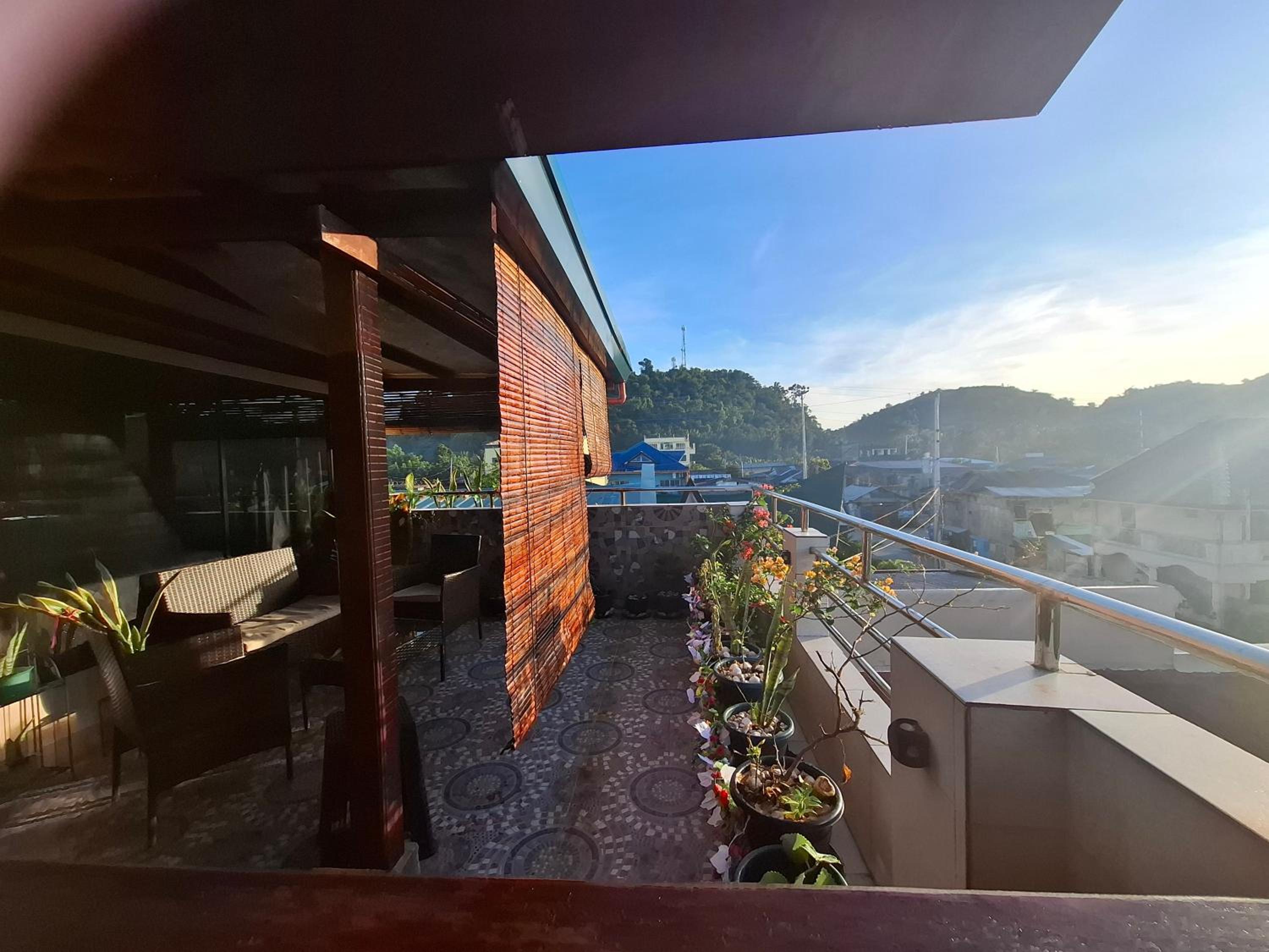 Luxury Penthouse With View&Starlink view 2