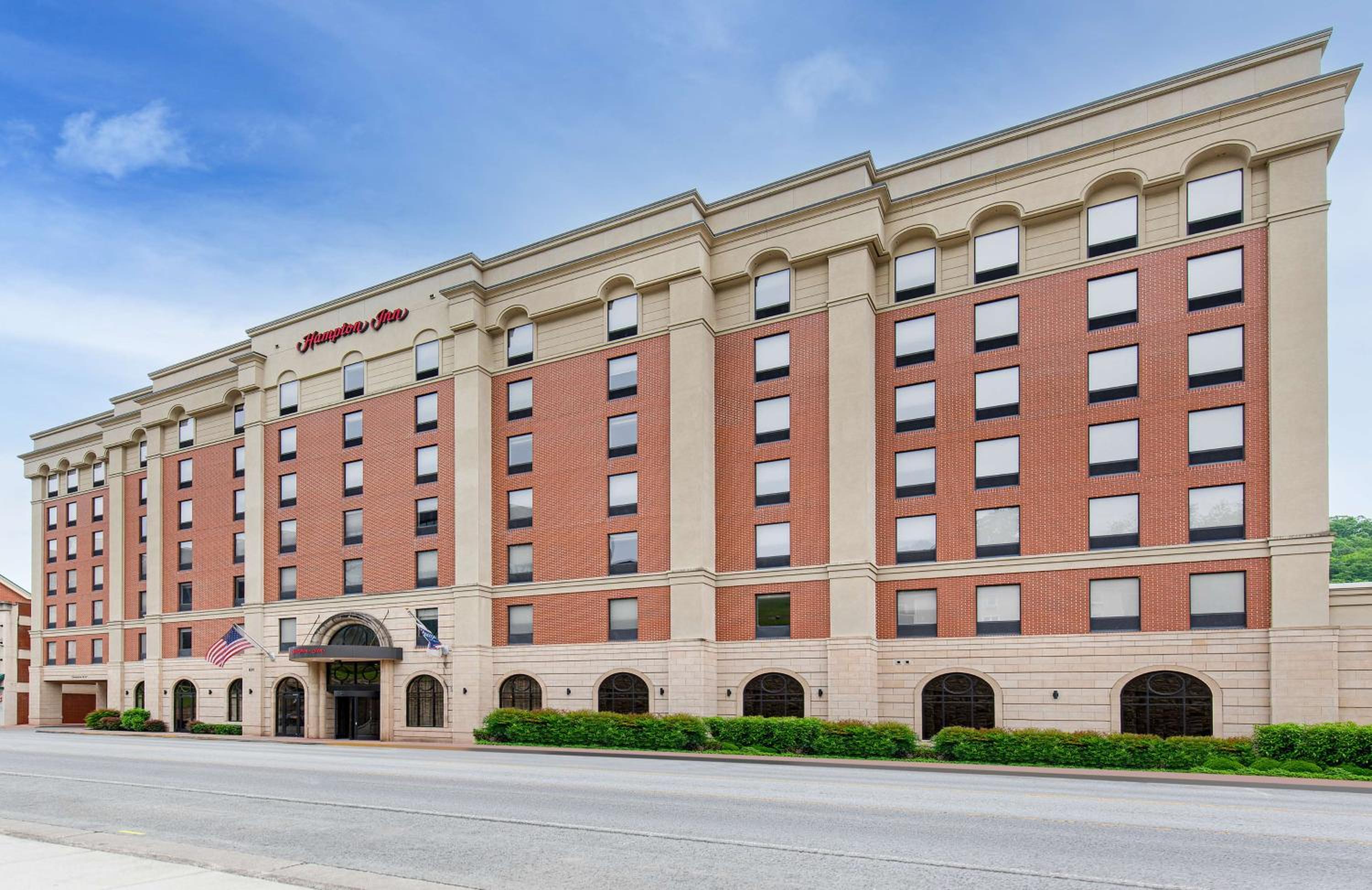 Hotel Hampton Inn Pikeville - Image 1