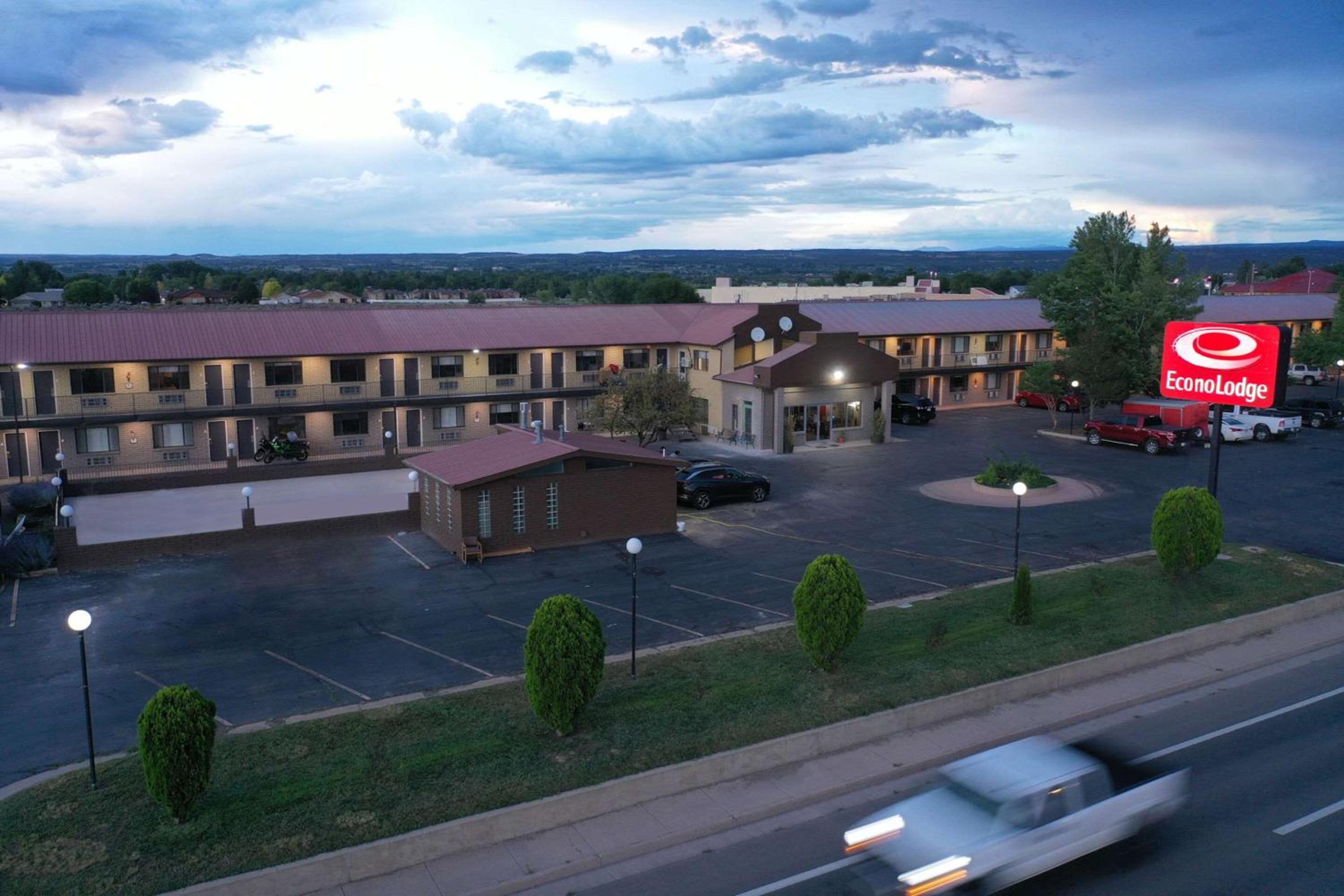 Cortez Vacations - Econo Lodge Cortez near Mesa Verde - Property Image 1
