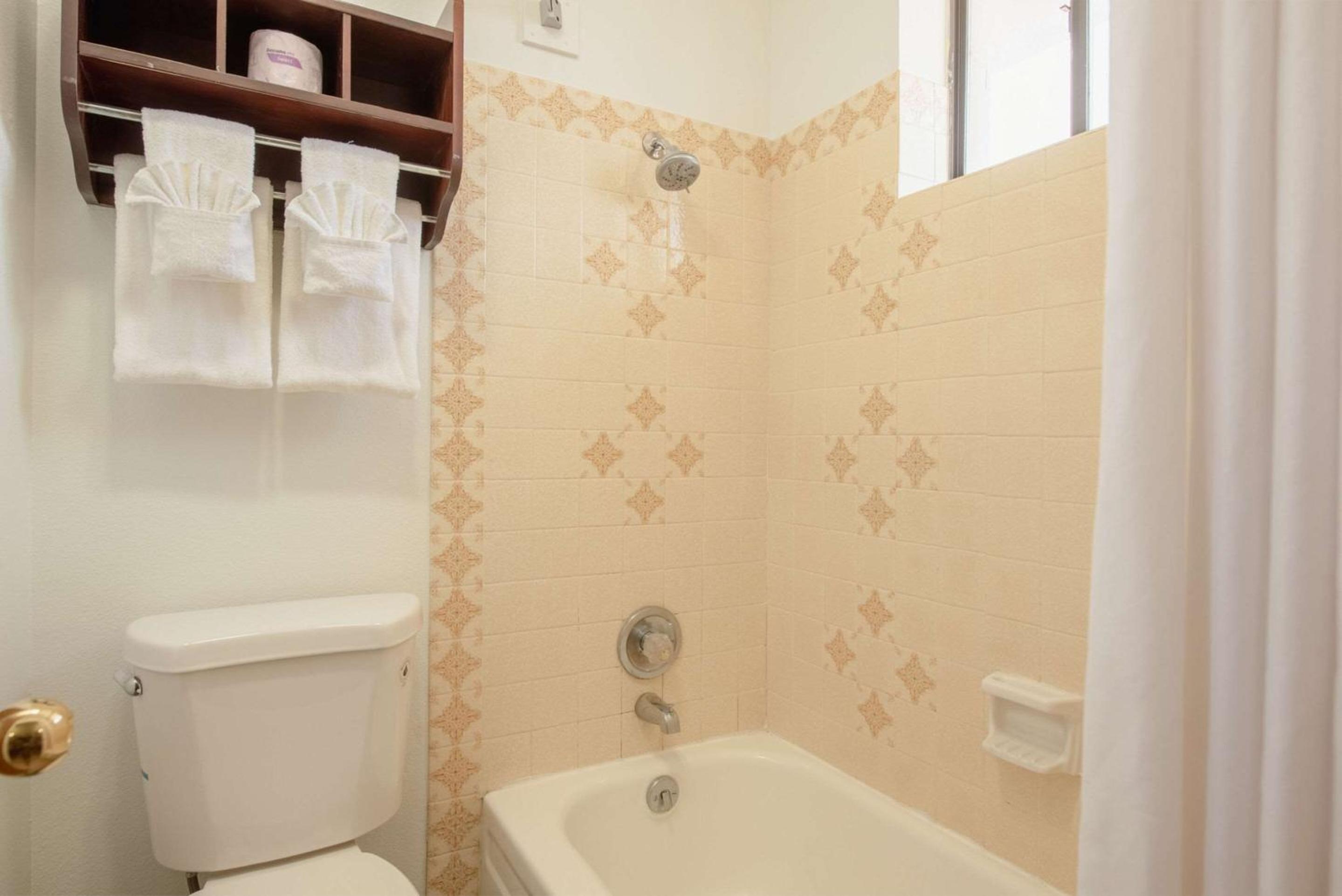 Cortez Vacations - Econo Lodge Cortez near Mesa Verde - Property Image 67