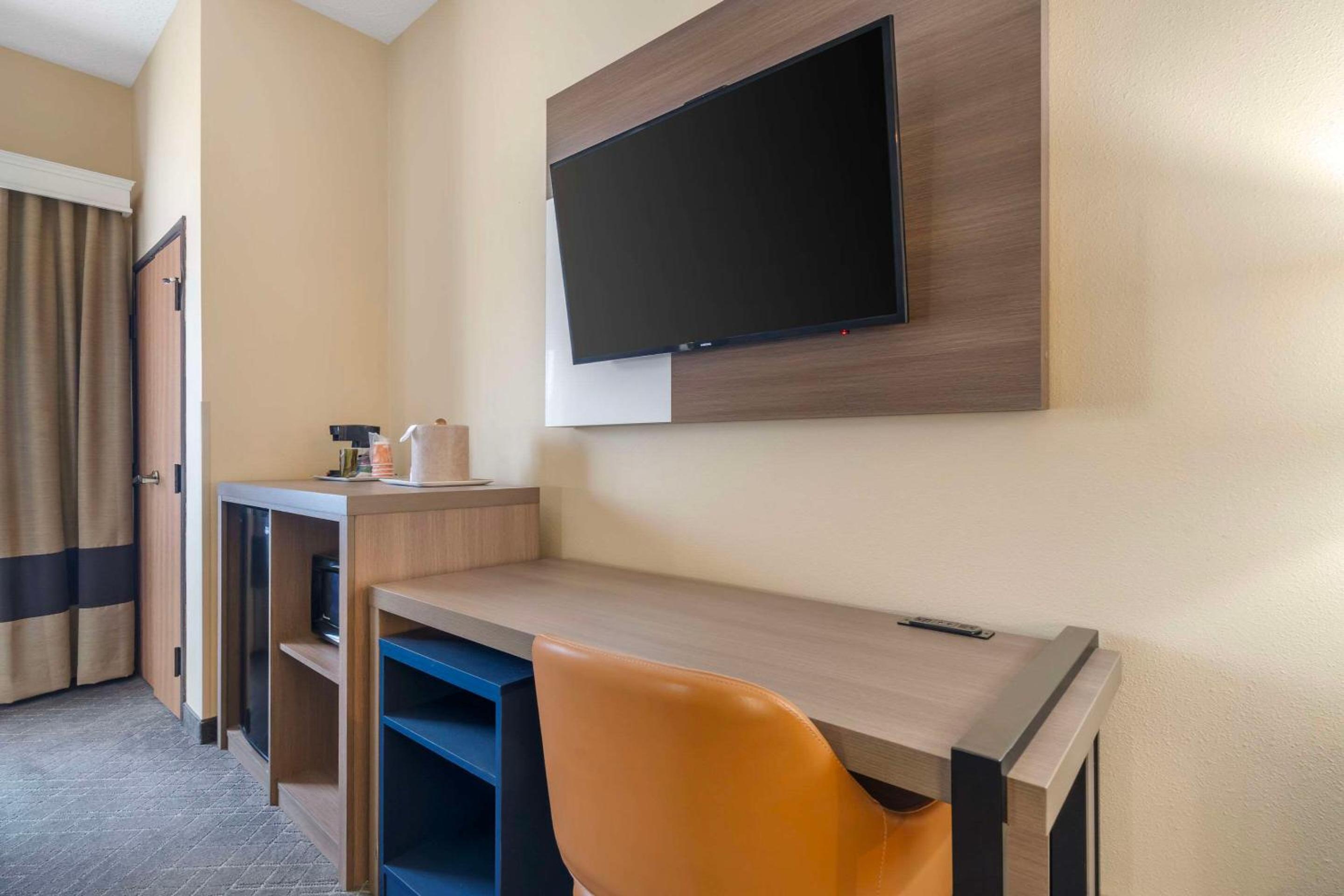 Comfort Suites McKinney-Allen - Property Image 7