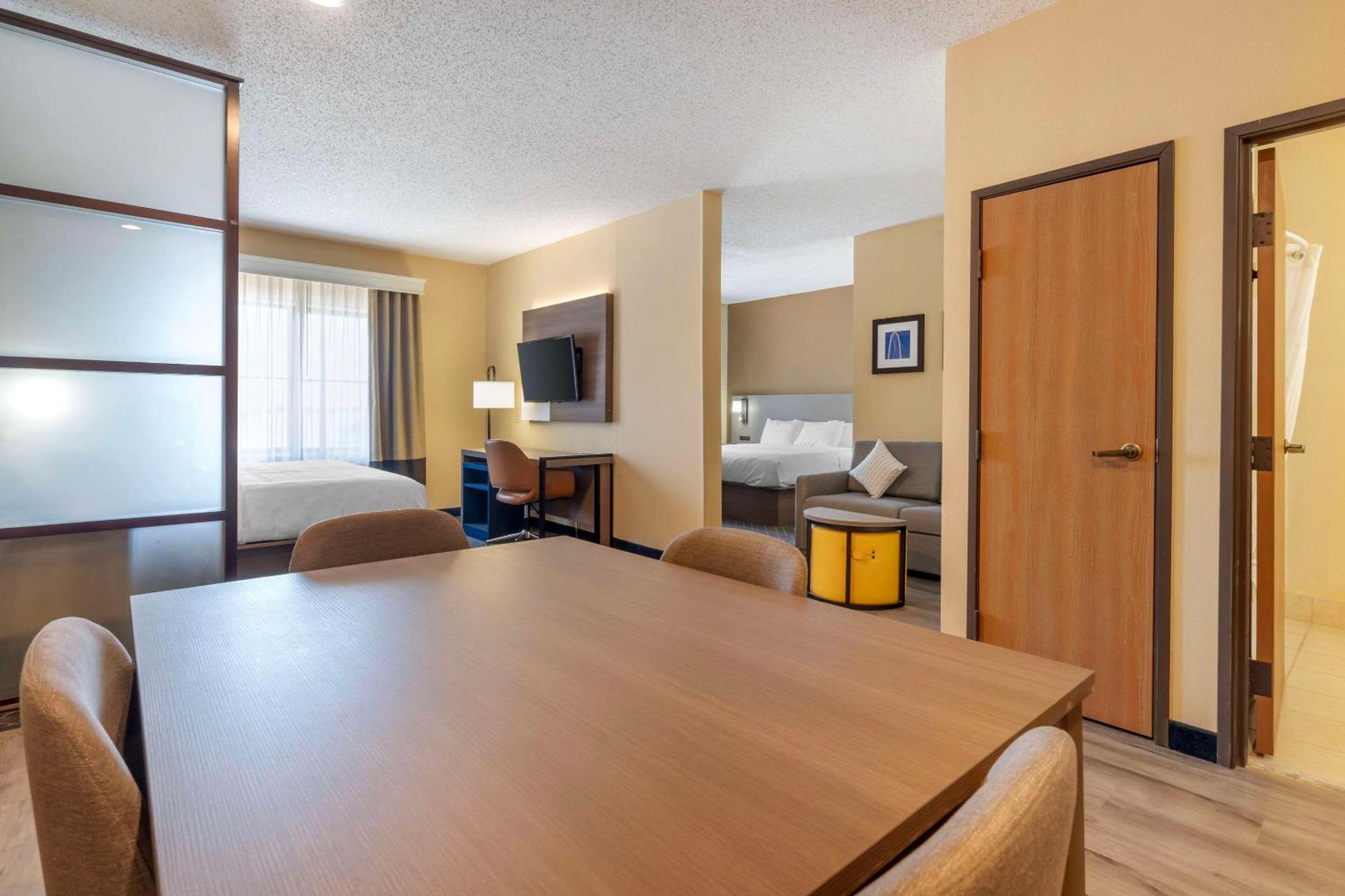 Comfort Suites McKinney-Allen - Property Image 39