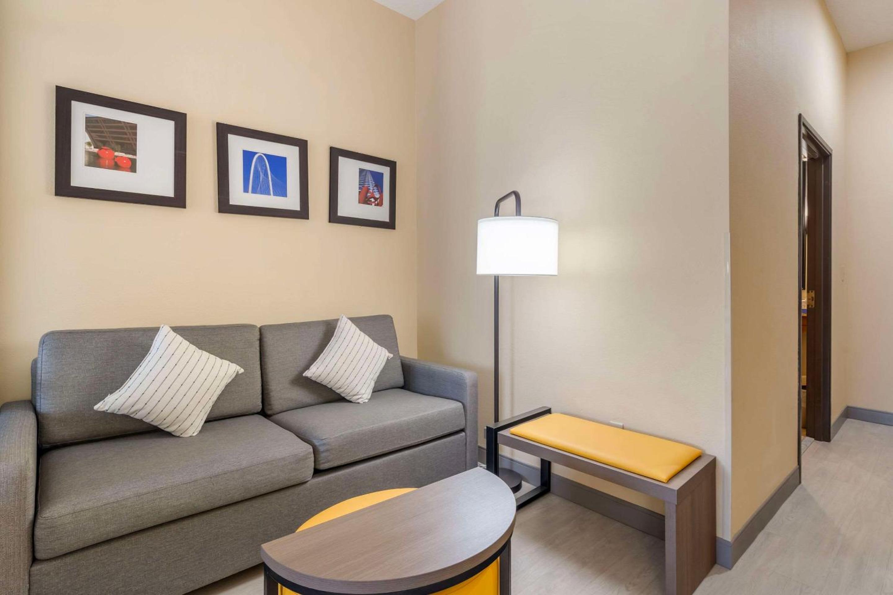 Comfort Suites McKinney-Allen - Property Image 1