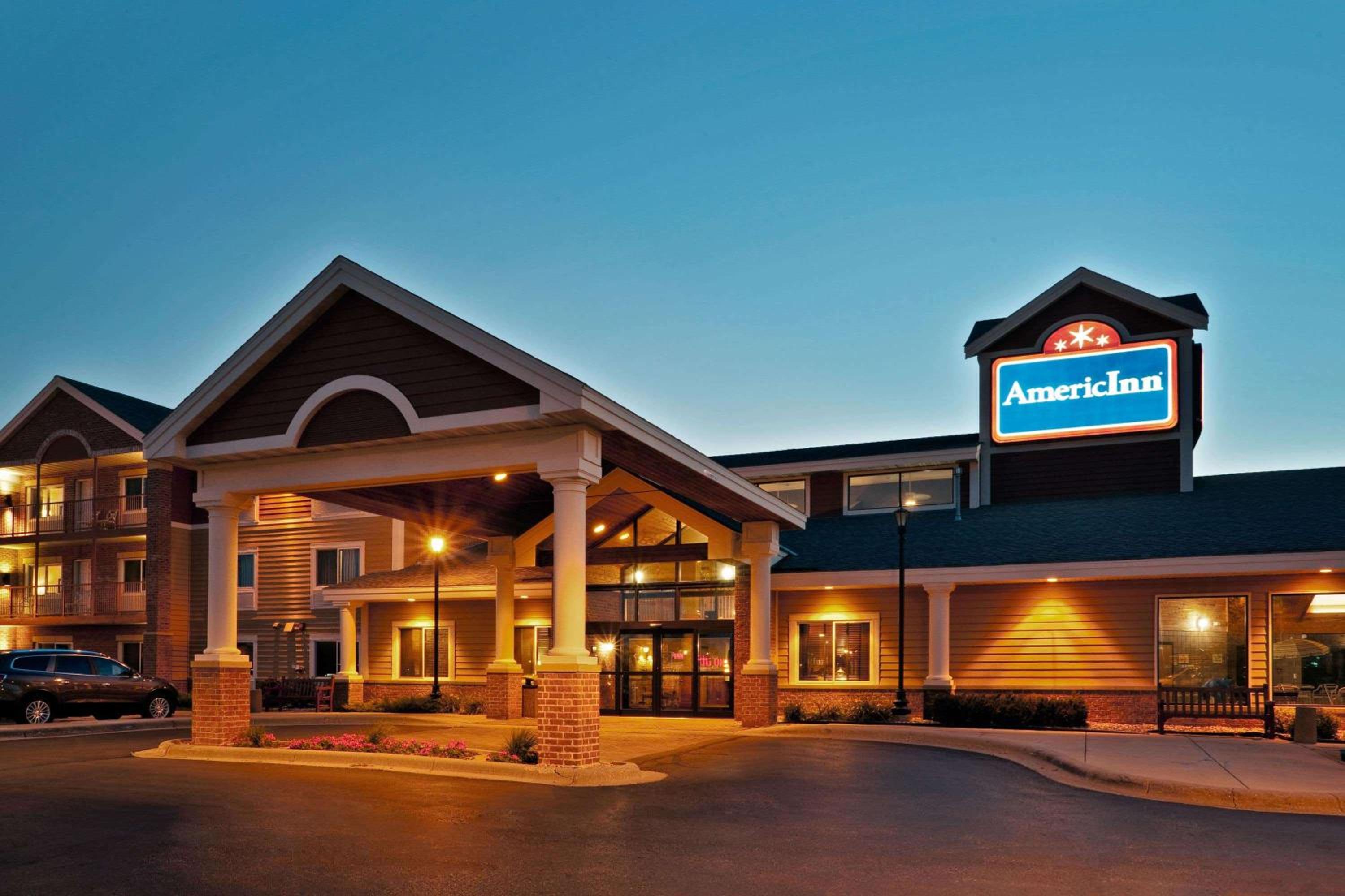 Hotel AmericInn by Wyndham Chanhassen