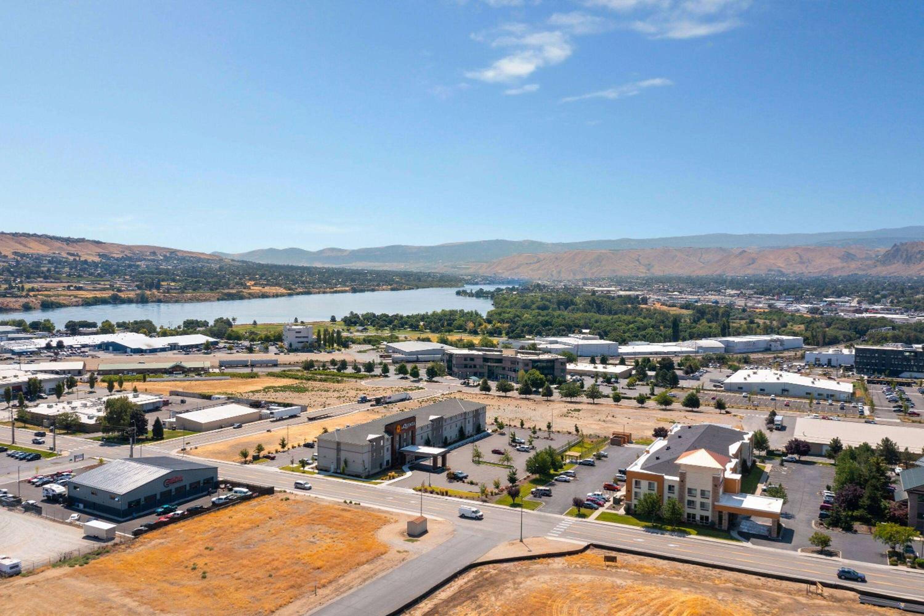 La Quinta Inn & Suites by Wyndham Wenatchee view 4