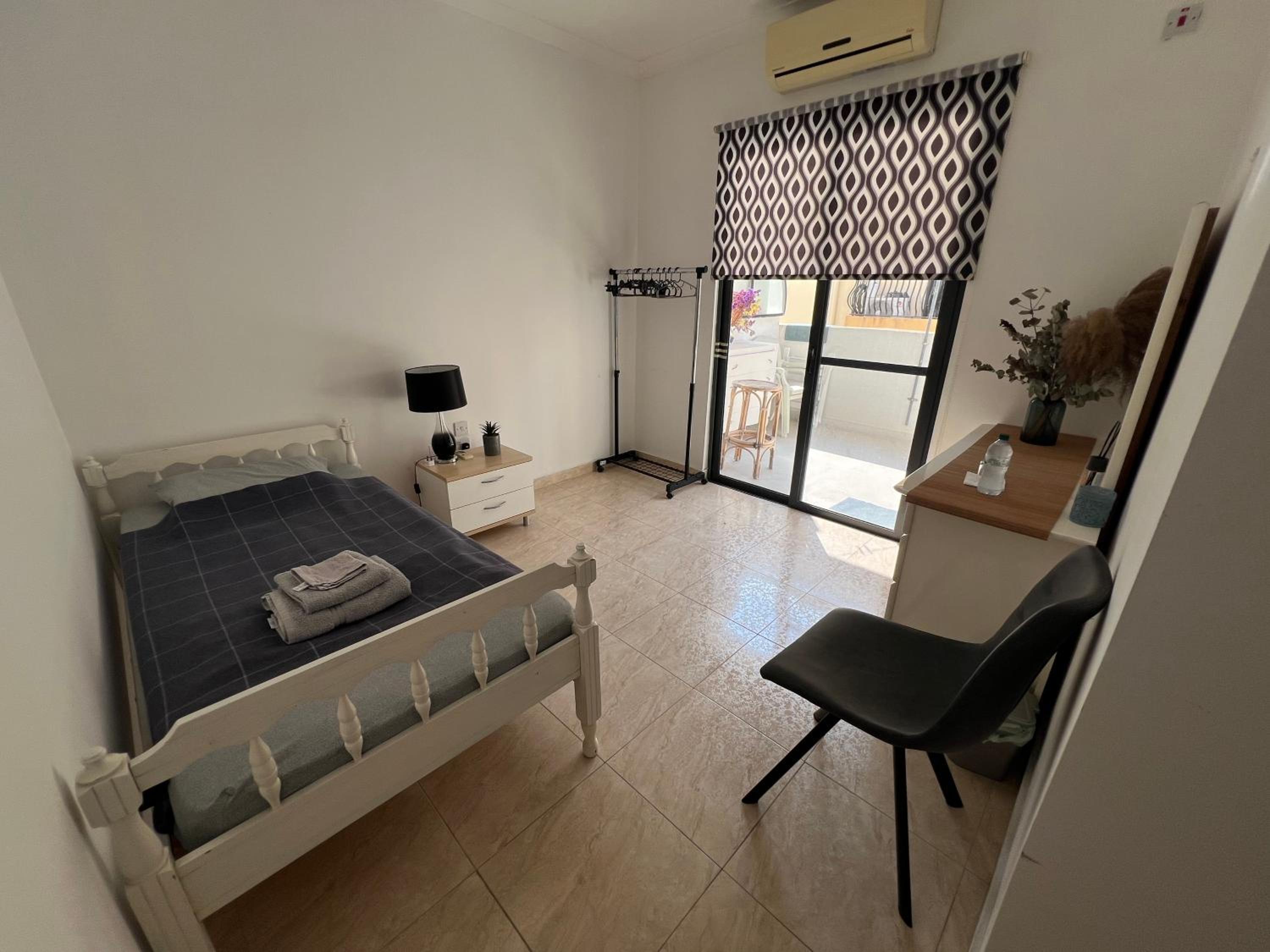 Cozy Room in Gzira - Close to Beachfront view 5