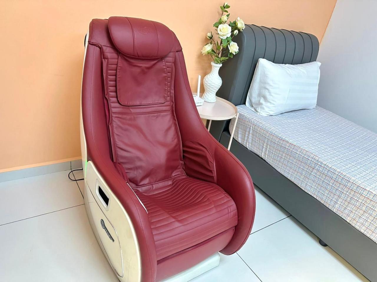 Superb Airport 2BR Suite# Straits Intl# MsgChair photo 6