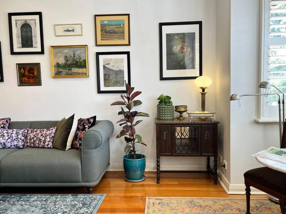 Stunning Flat Burnside Location