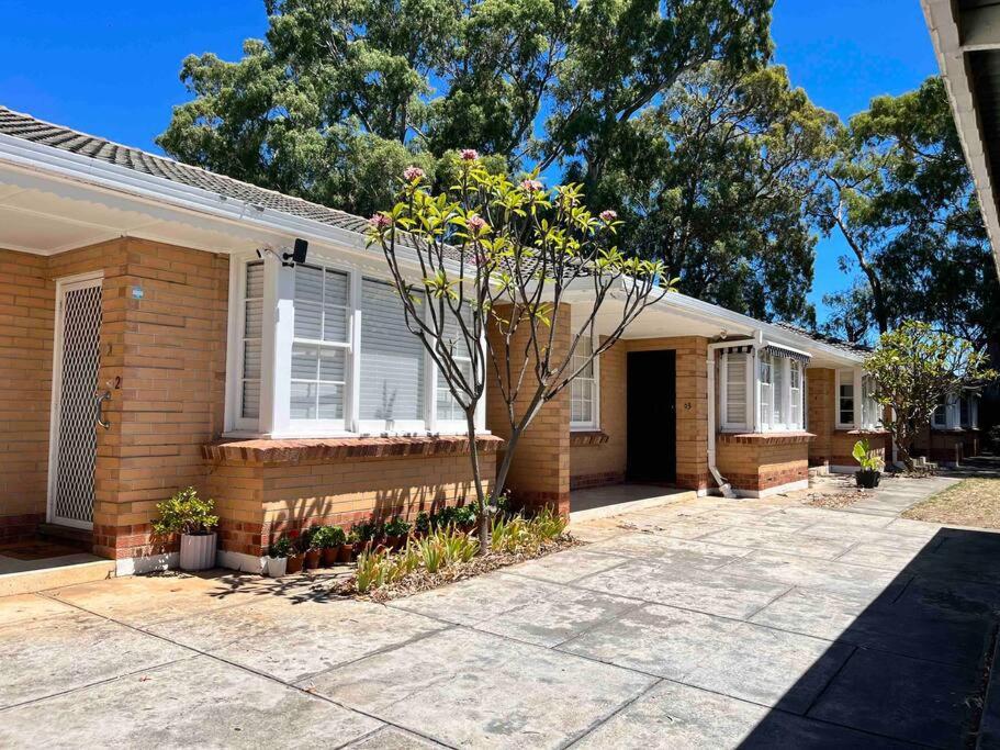 Stunning Flat Burnside Location