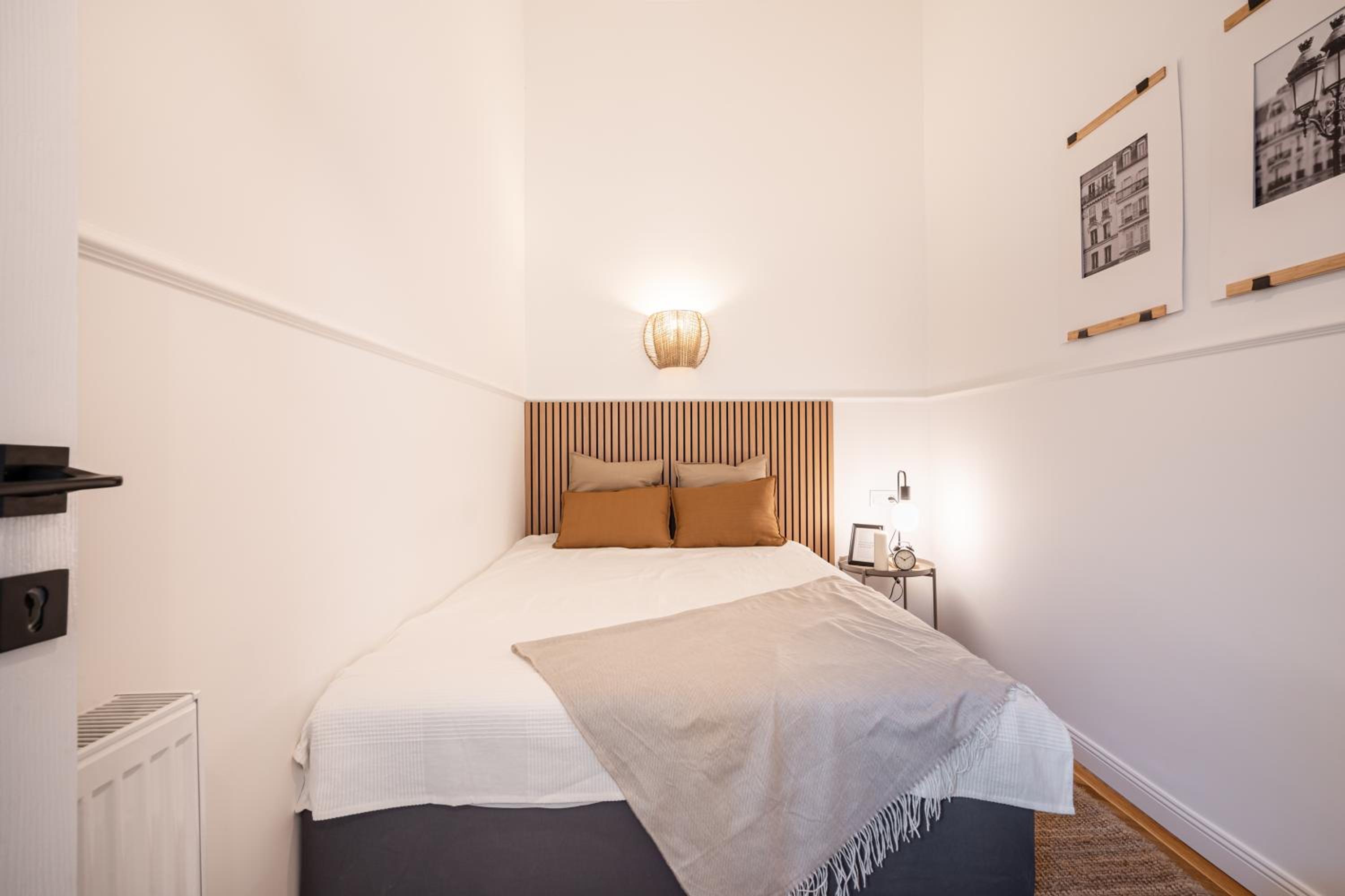 Empire Echo 2-BDR Apartment