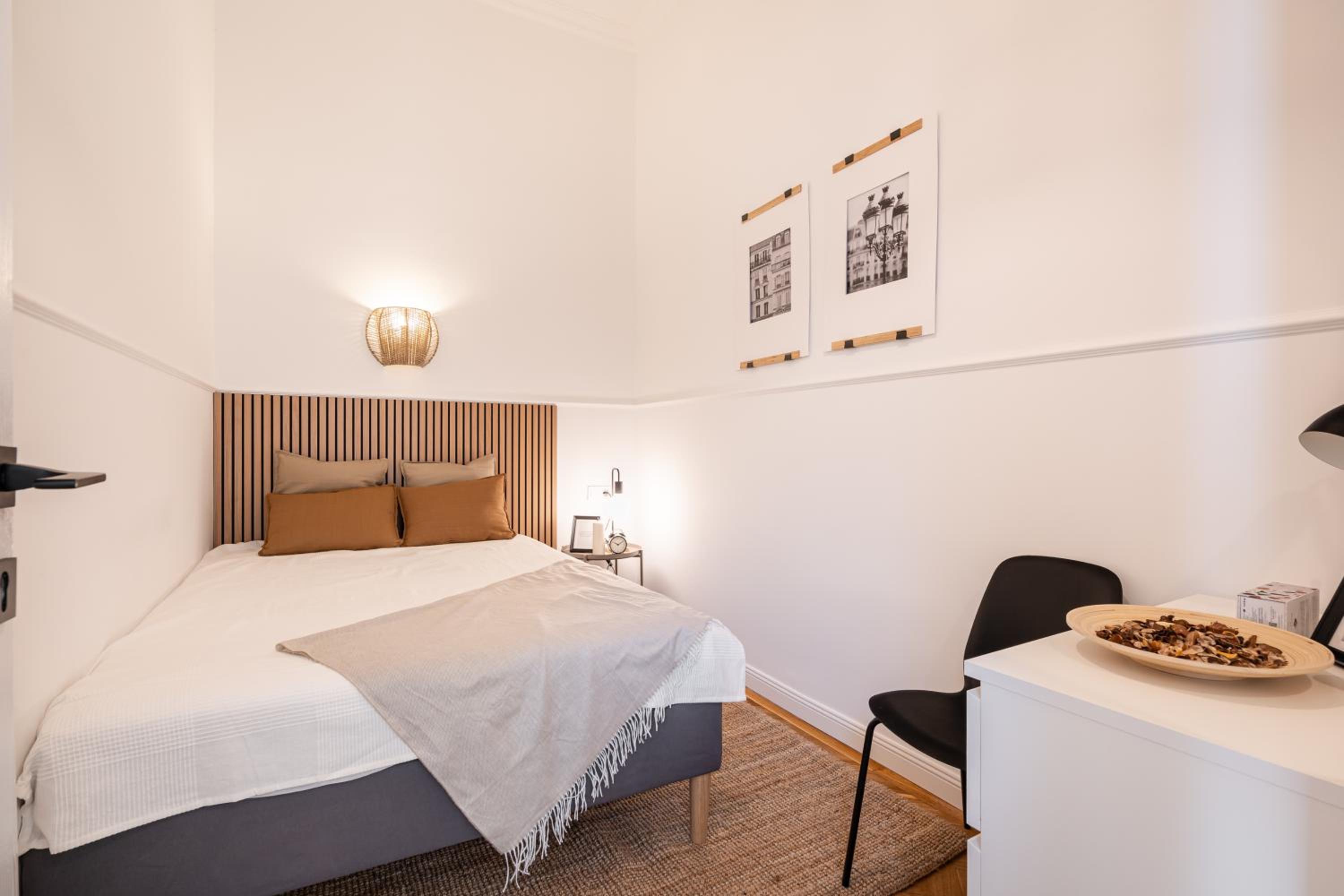 Empire Echo 2-BDR Apartment