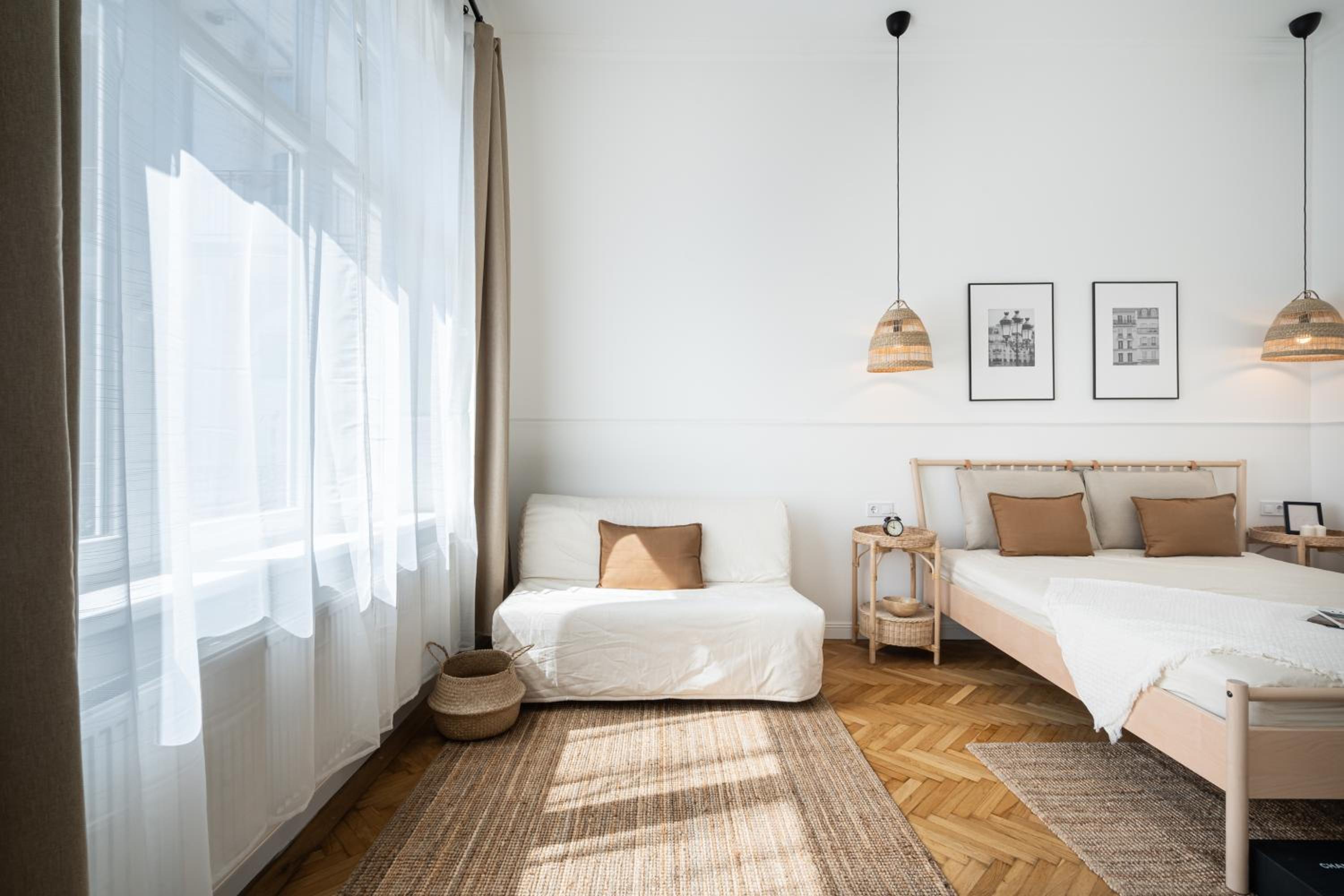 Empire Echo 2-BDR Apartment