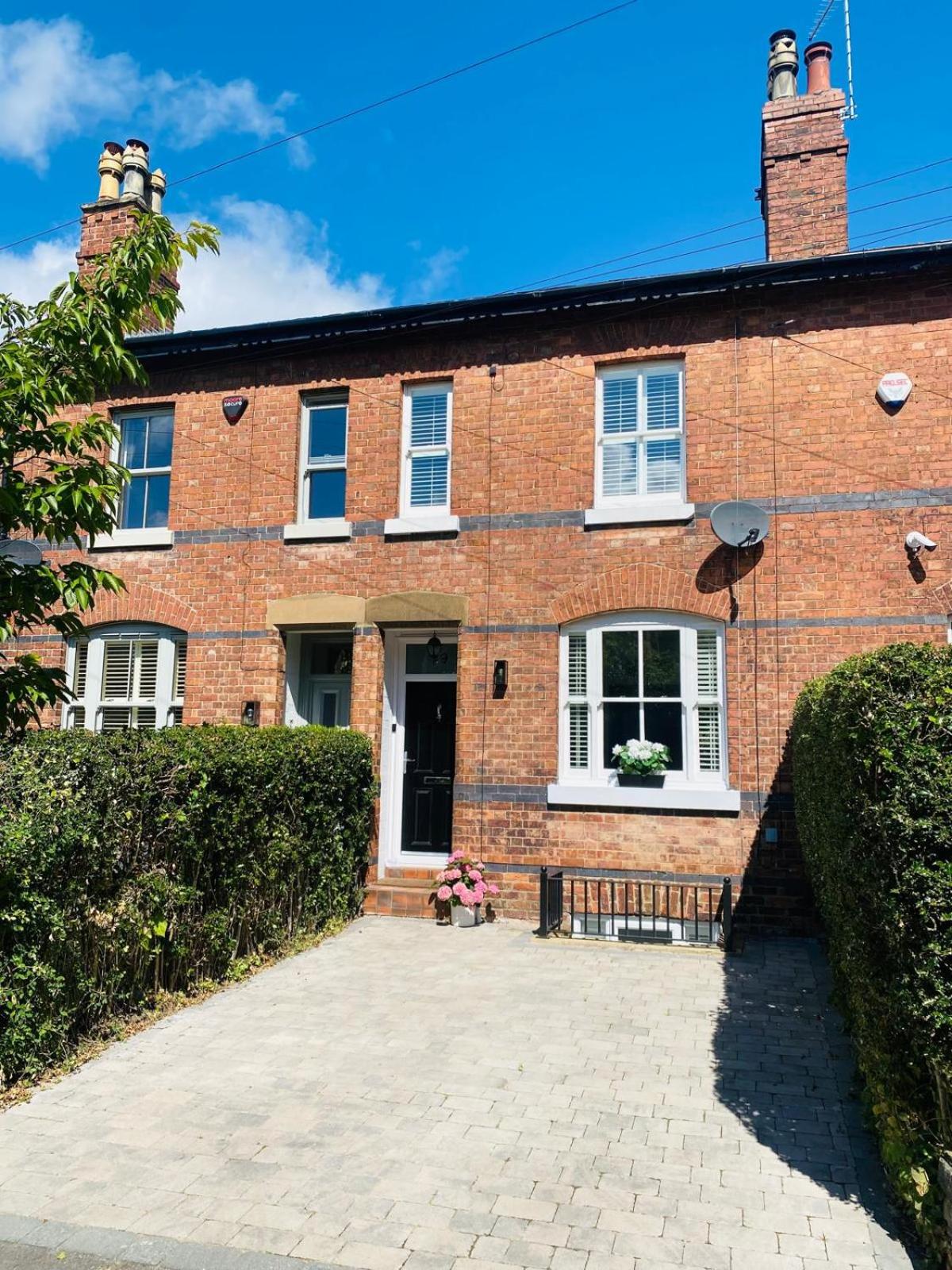 Award Winning Elegant luxurious refurbished meticulous 3 Bed