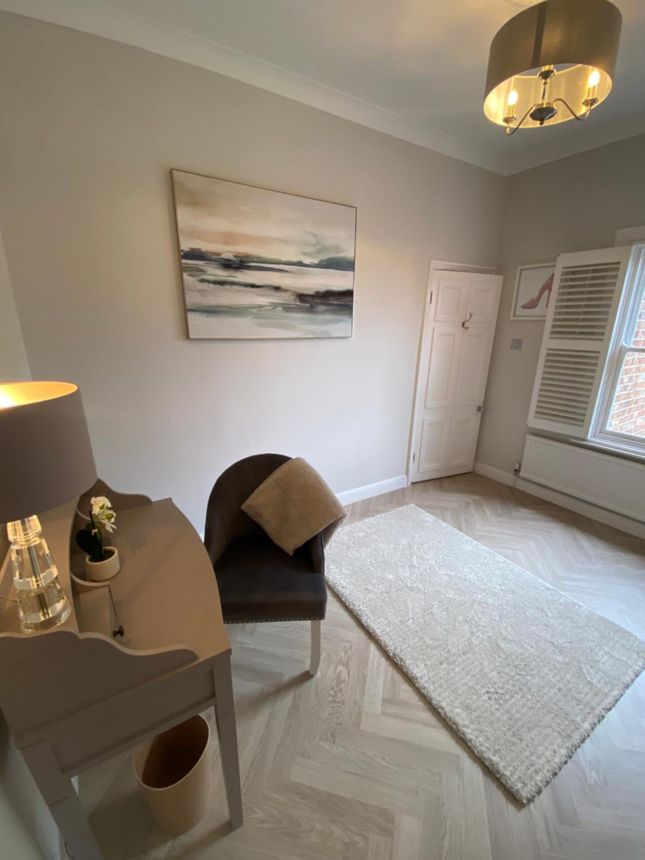 Award Winning Elegant luxurious refurbished meticulous 3 Bed