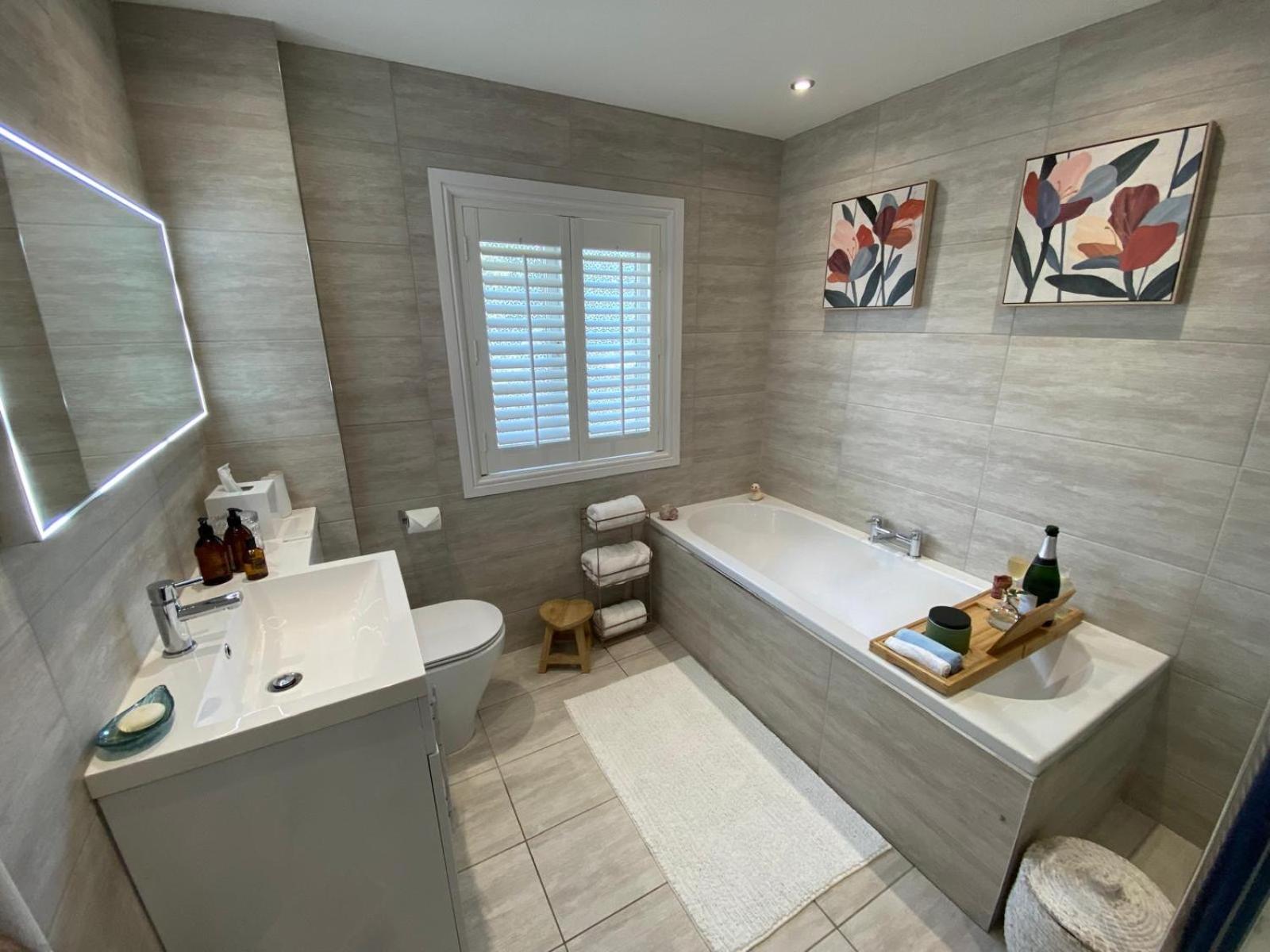 Award Winning Elegant luxurious refurbished meticulous 3 Bed