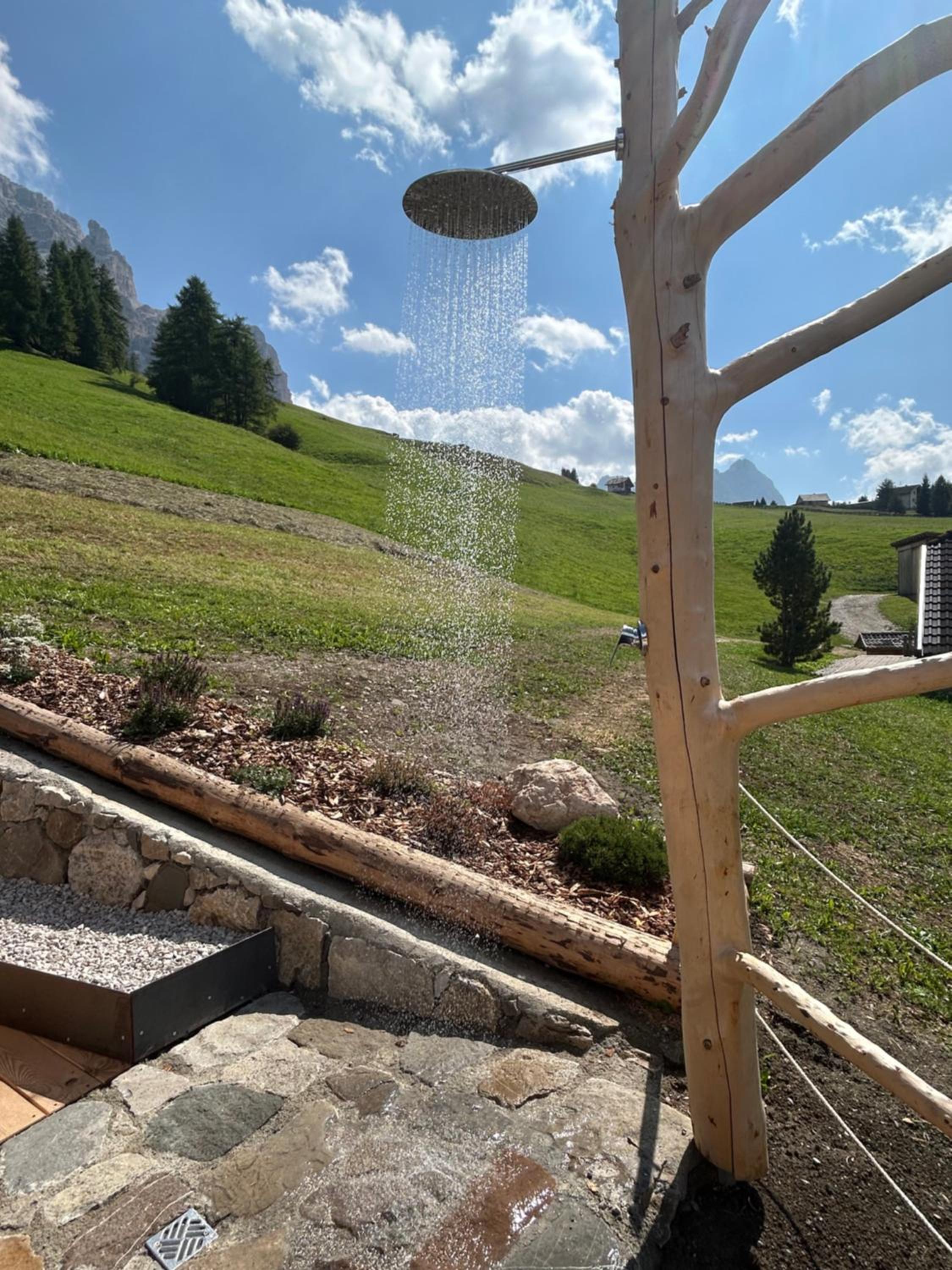Plang Farmhouse view 3