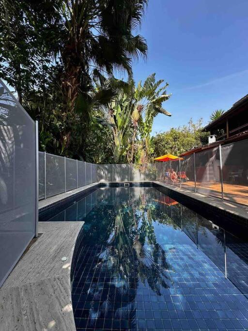 Casa em condomínio na Praia da Baleia com alto astral