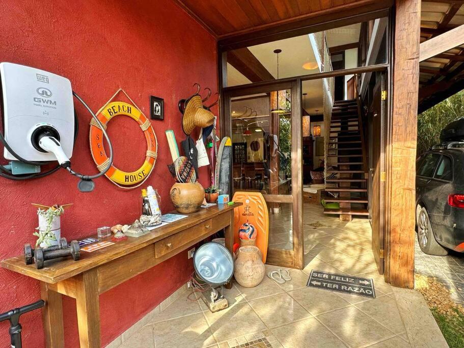 Casa em condomínio na Praia da Baleia com alto astral
