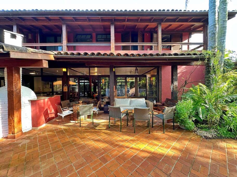 Casa em condomínio na Praia da Baleia com alto astral