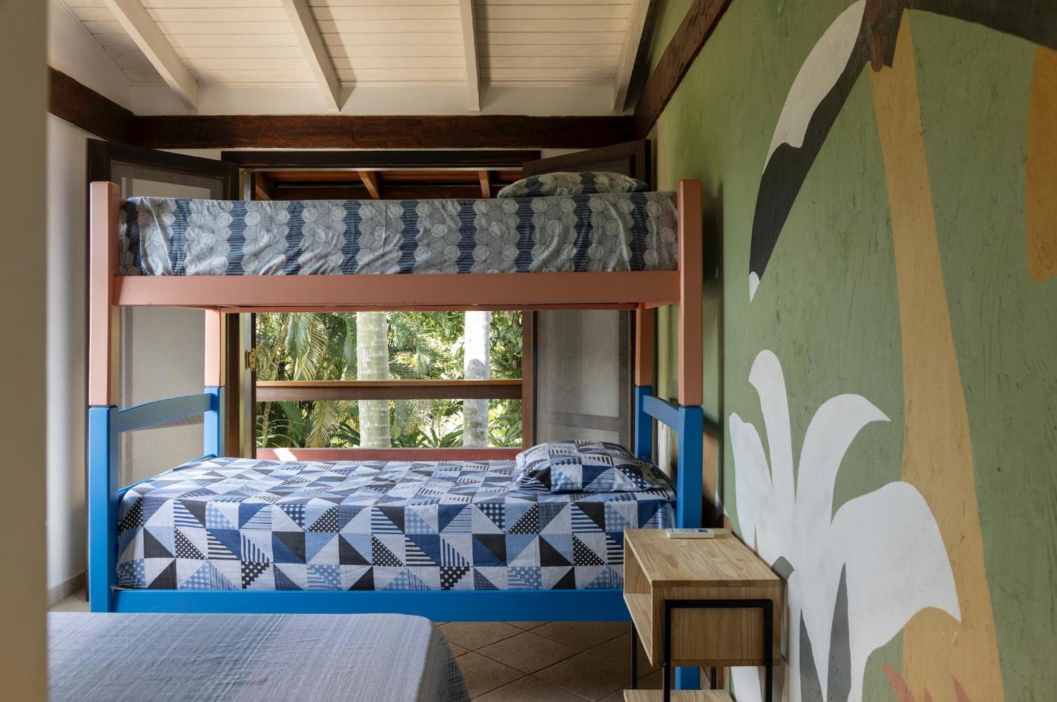 Casa em condomínio na Praia da Baleia com alto astral