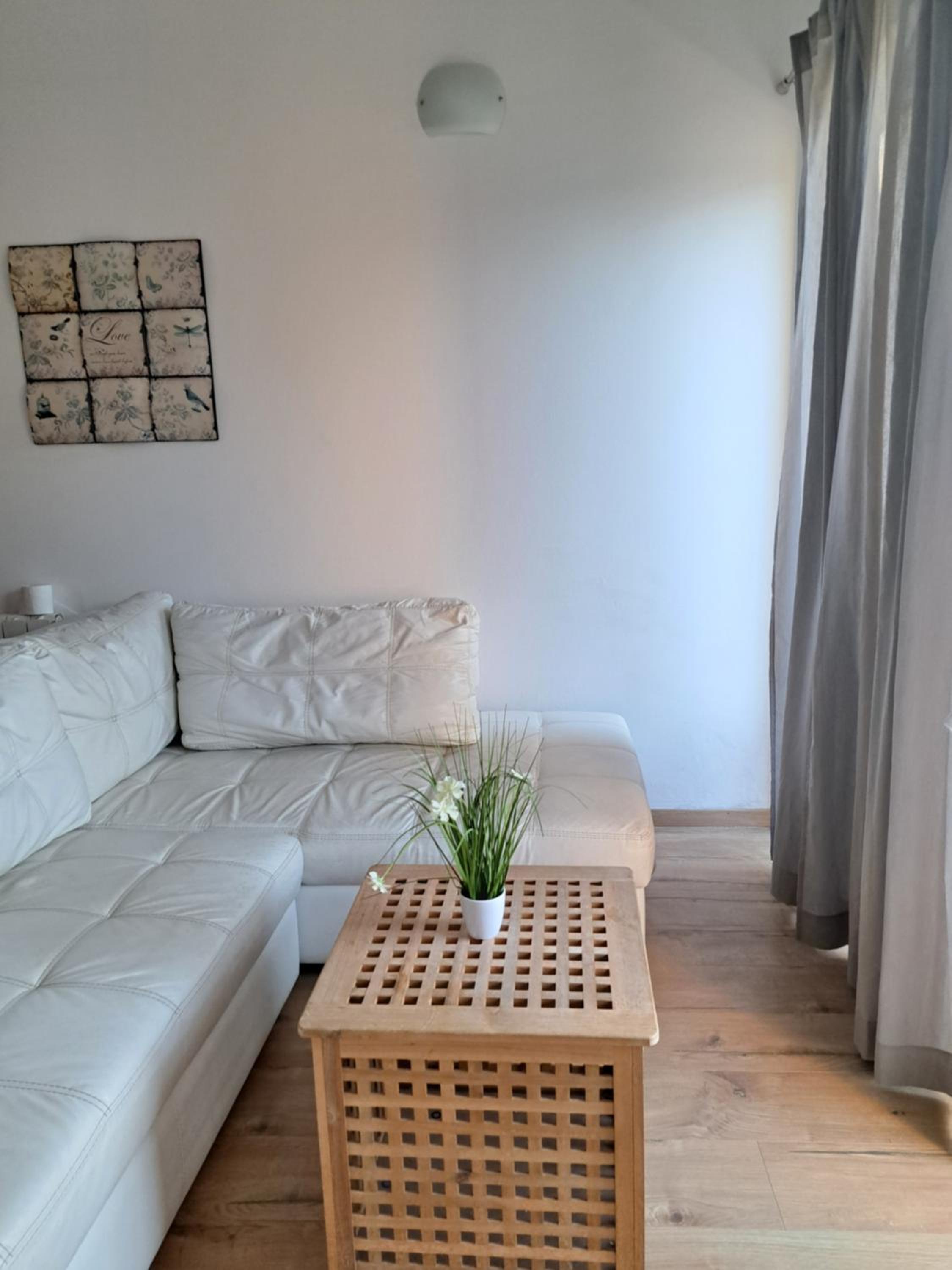 Apartment Oliva Volme view 3