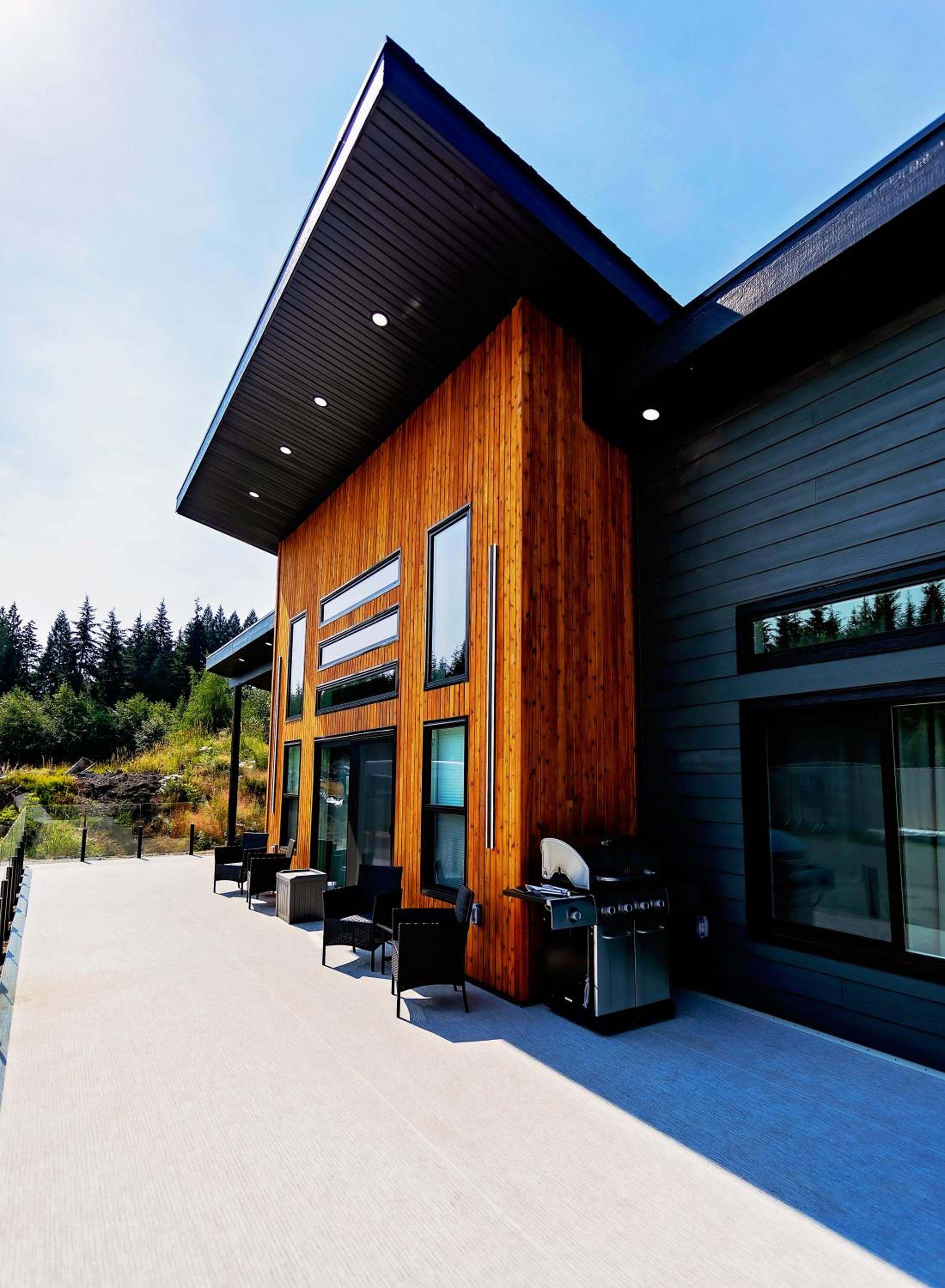 LuxQuarters Bumbleberry Guest House