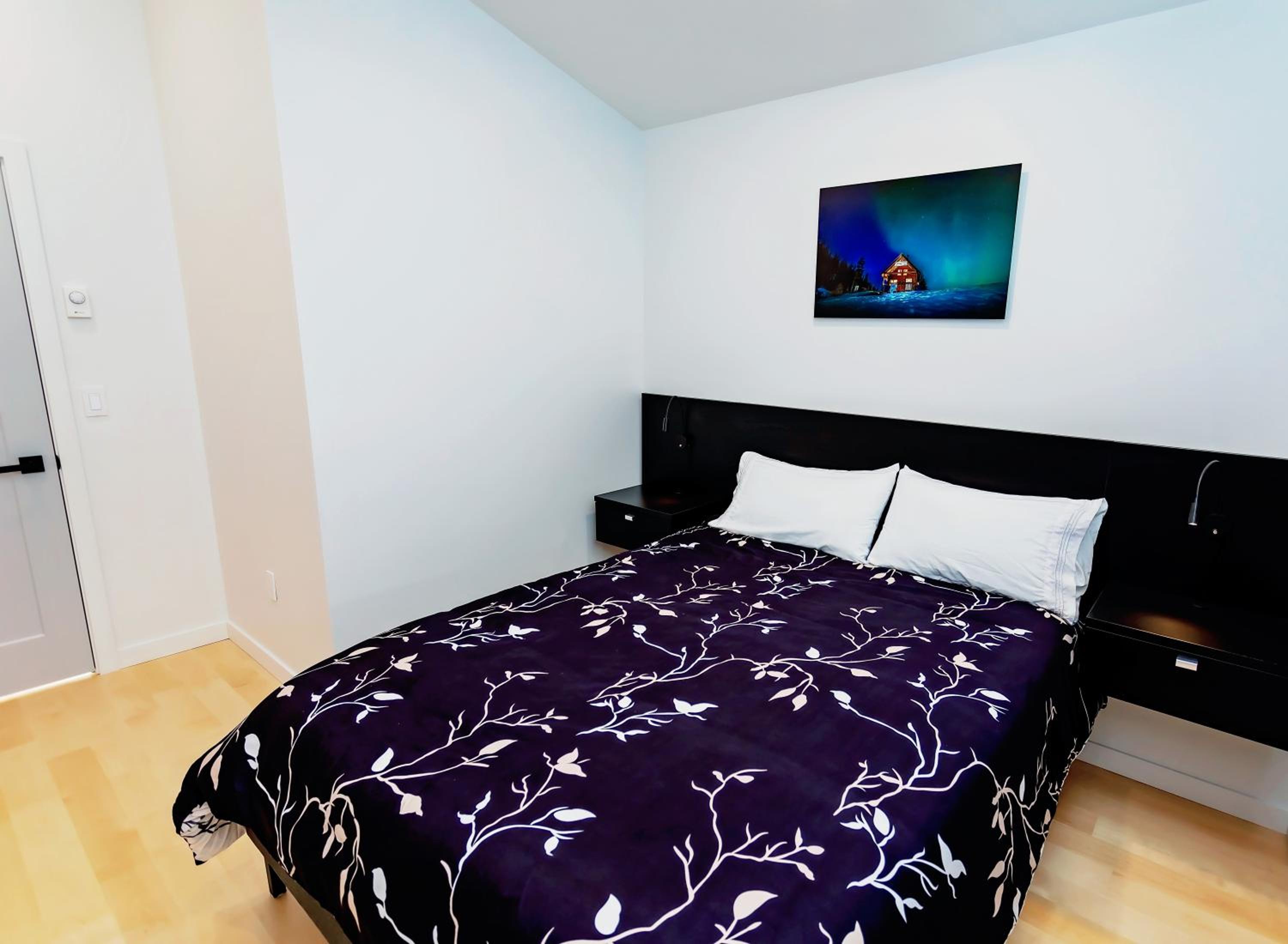 LuxQuarters Bumbleberry Guest House