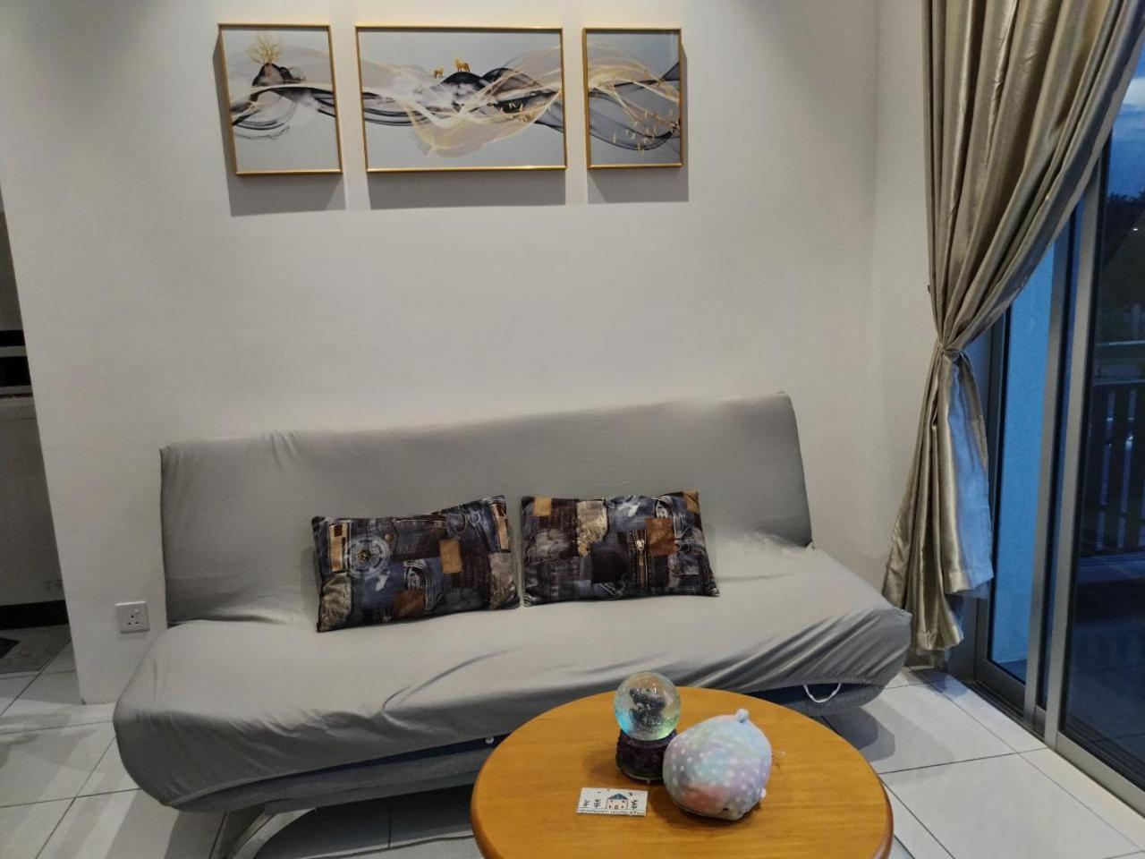 Camellia Residence ForestView Seri Austin Johor Bahru Near Eco Palladium by Harmony Homestay