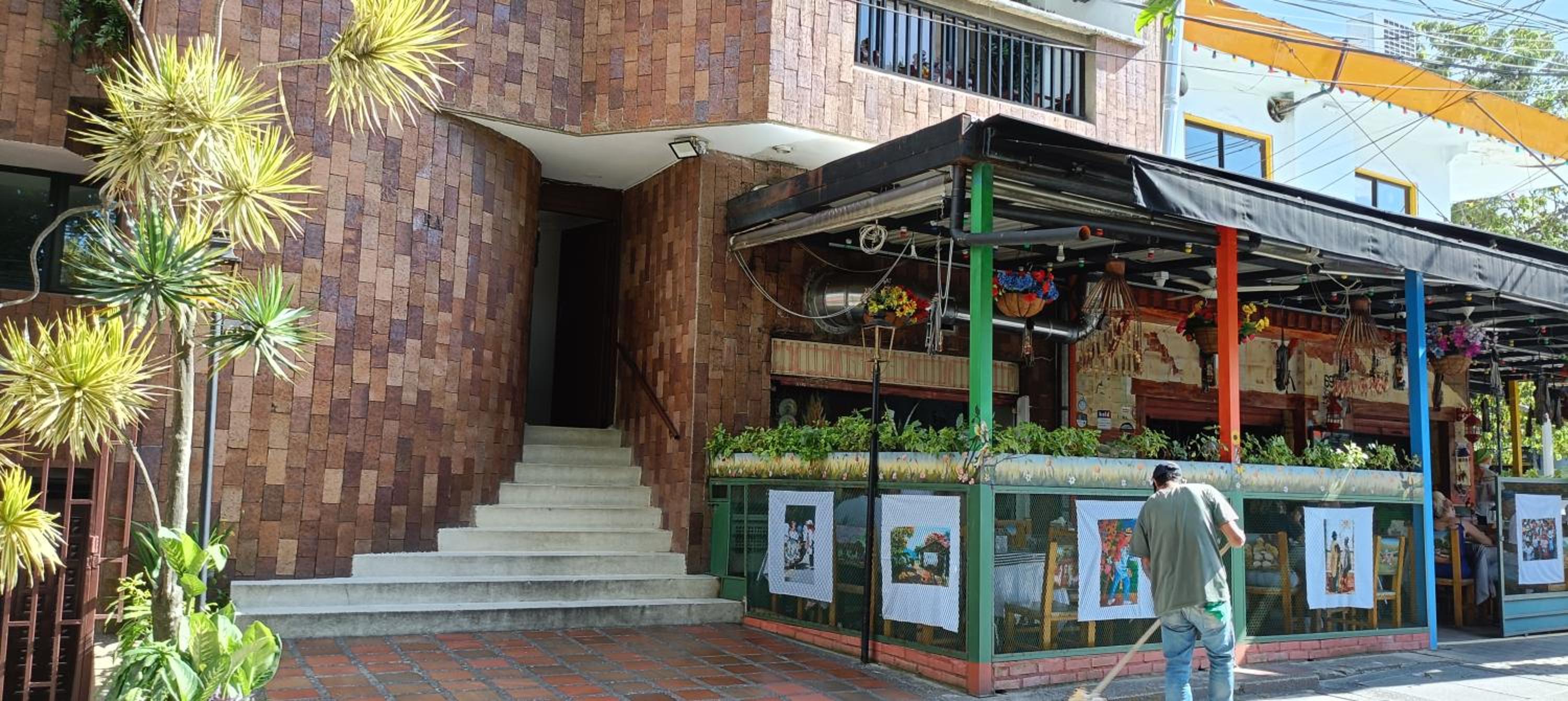 cool de laureles Medellín