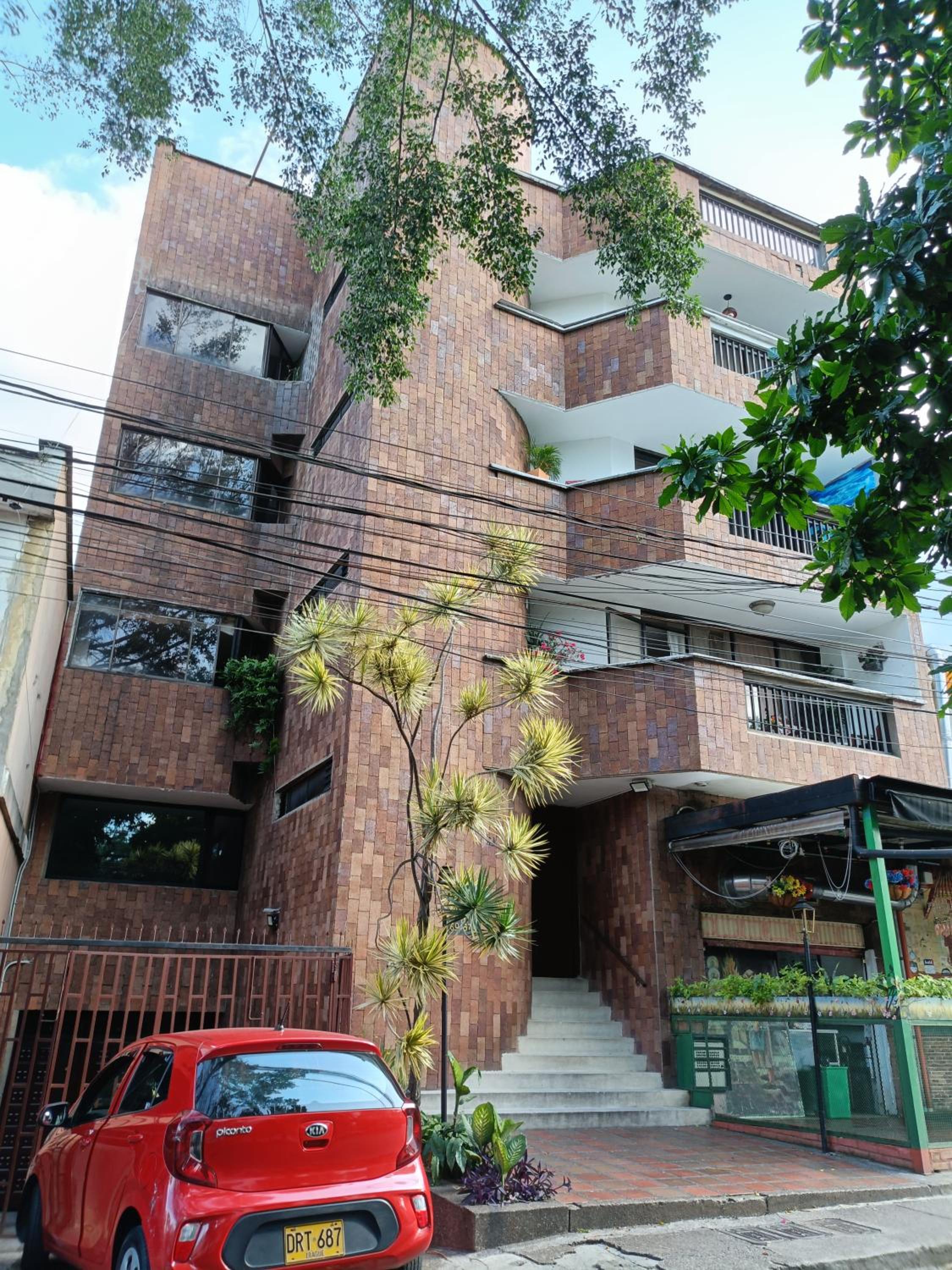 cool de laureles Medellín