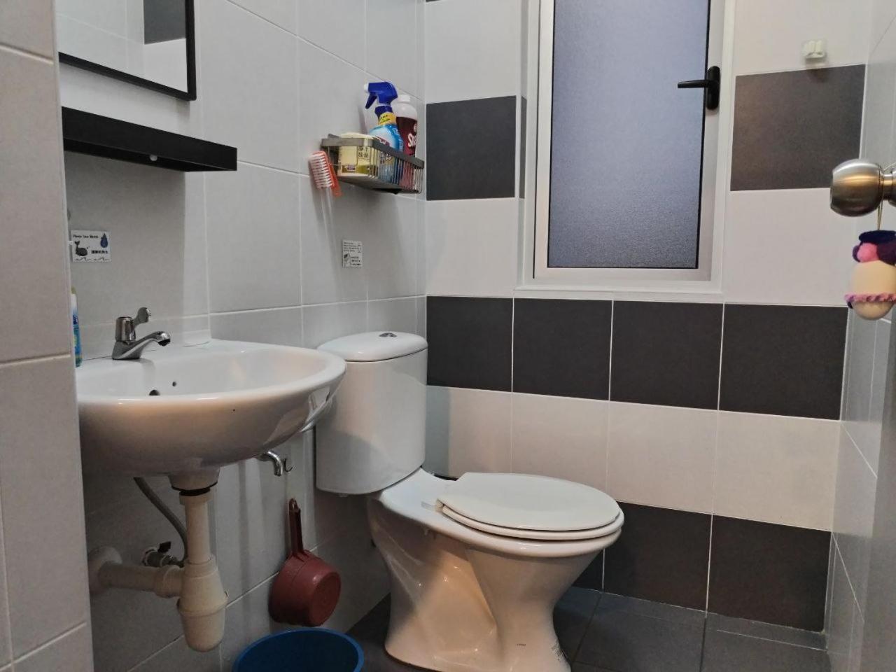Camellia Residence ForestView Seri Austin Johor Bahru Near Eco Palladium by Harmony Homestay