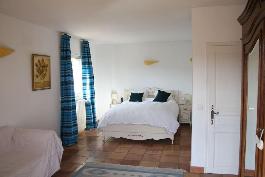 Spacious Villa Vallauris Cannes with AC throughout and large private pool