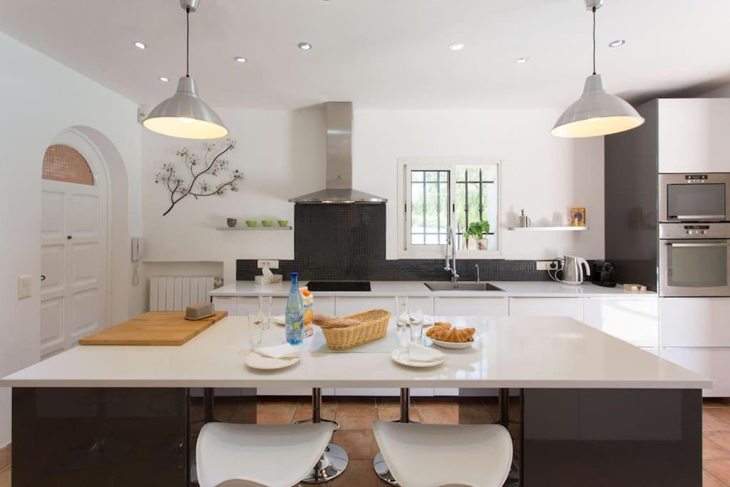 Spacious Villa Vallauris Cannes with AC throughout and large private pool
