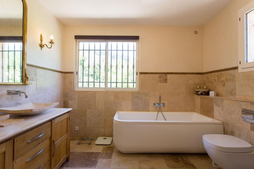 Spacious Villa Vallauris Cannes with AC throughout and large private pool