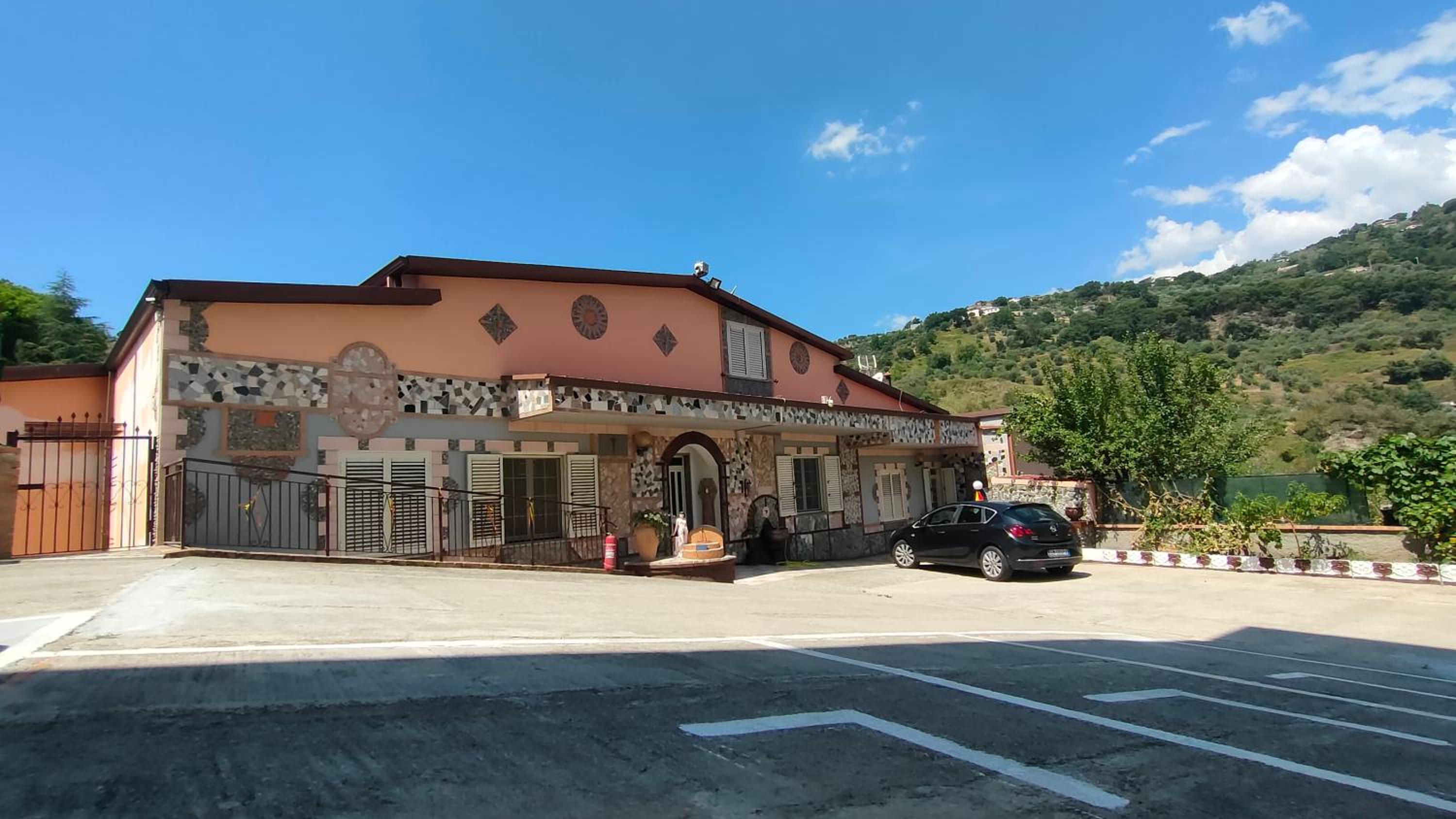 Camera a Catanzaro in villa relax ""oasi verde""