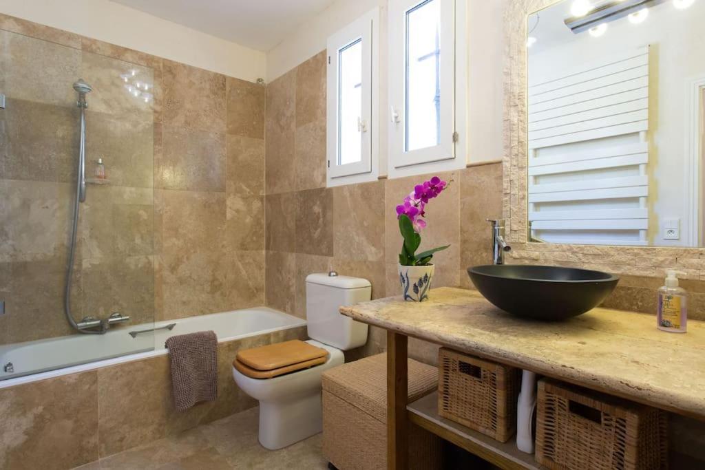 Spacious Villa Vallauris Cannes with AC throughout and large private pool
