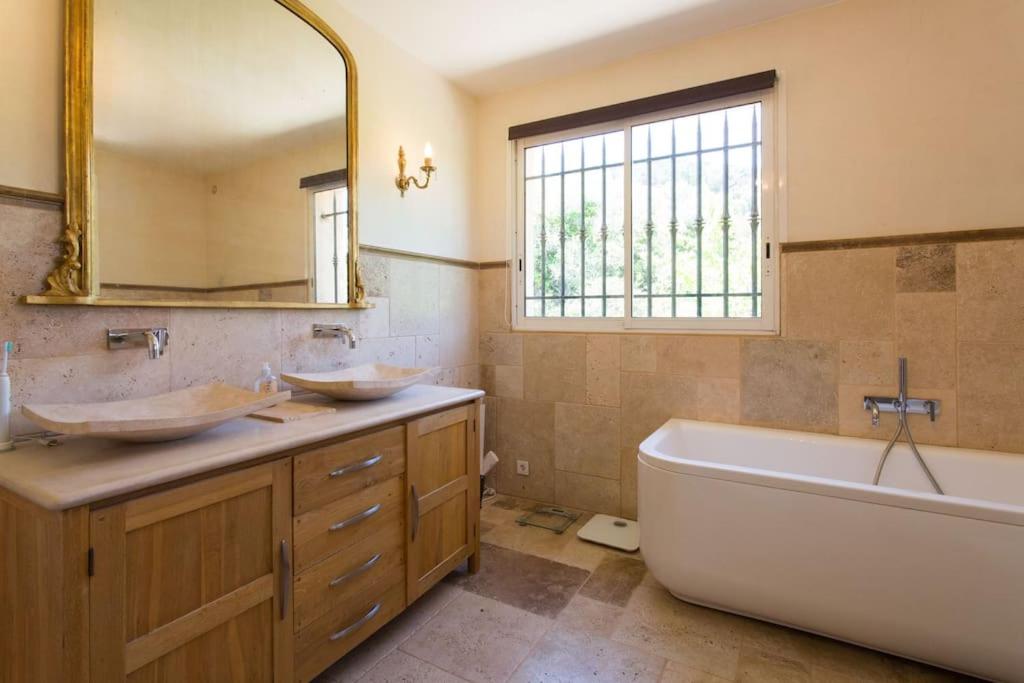 Spacious Villa Vallauris Cannes with AC throughout and large private pool