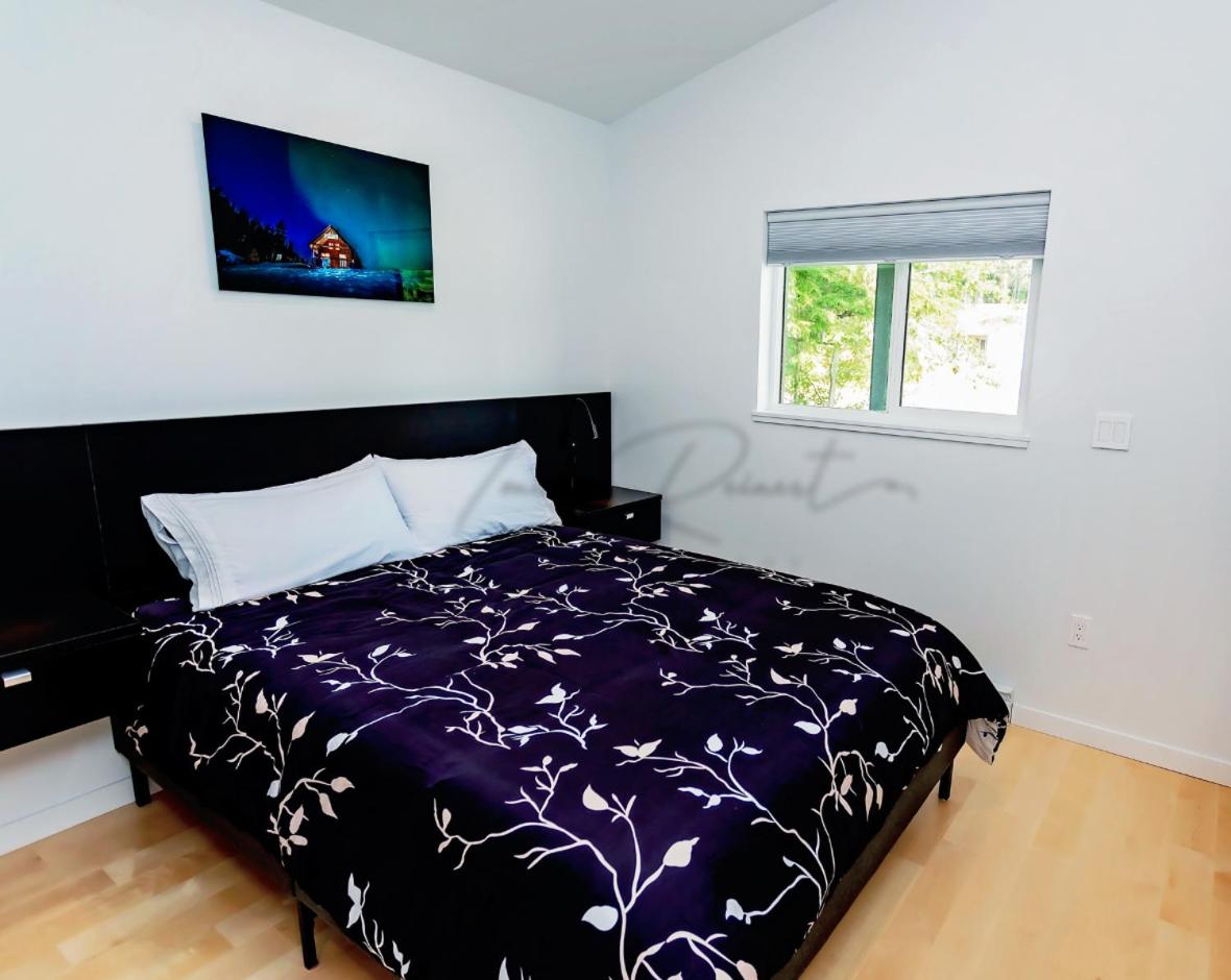 LuxQuarters Bumbleberry Guest House