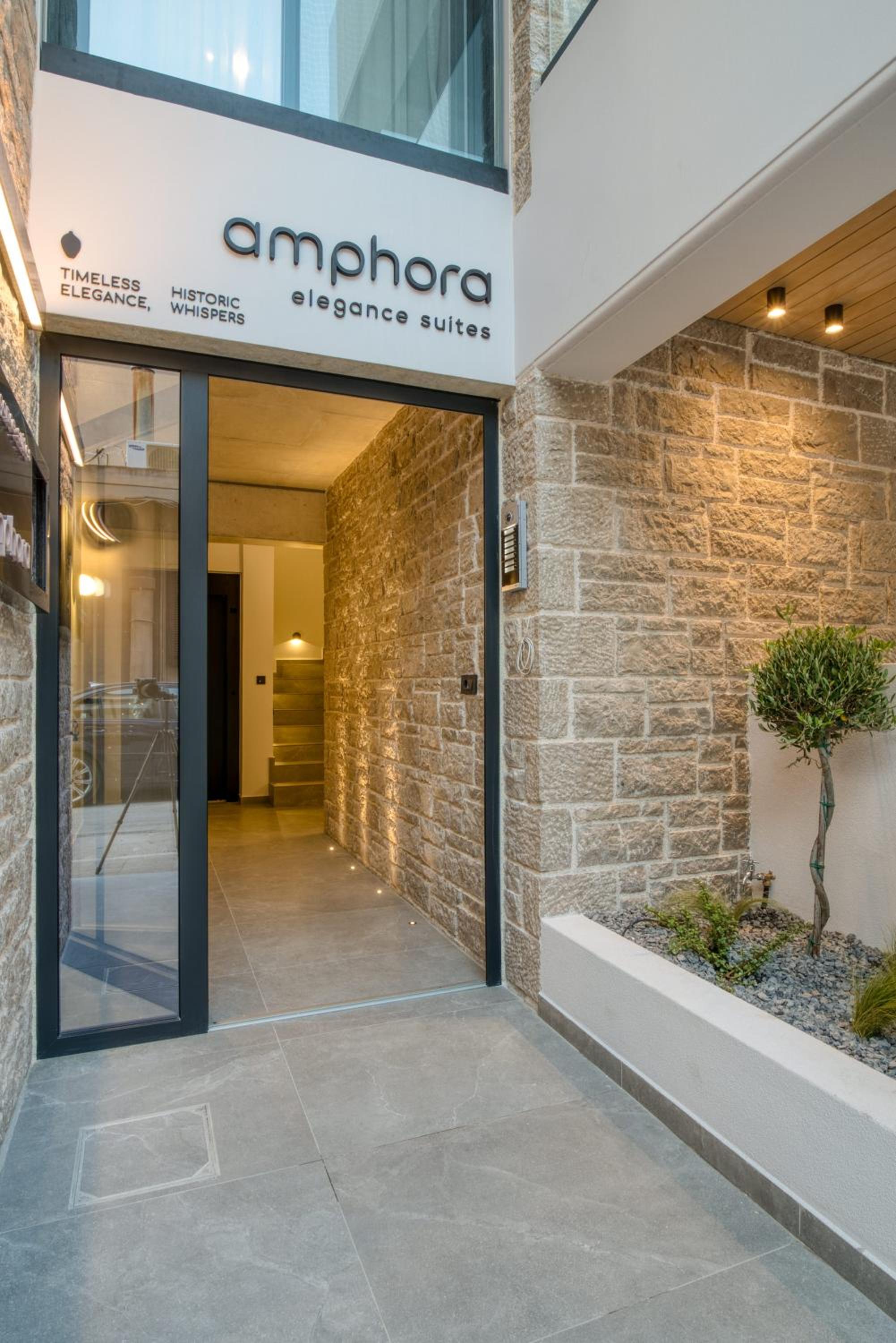 Hotel Amphora Nafplio- elegance suites - Image 1