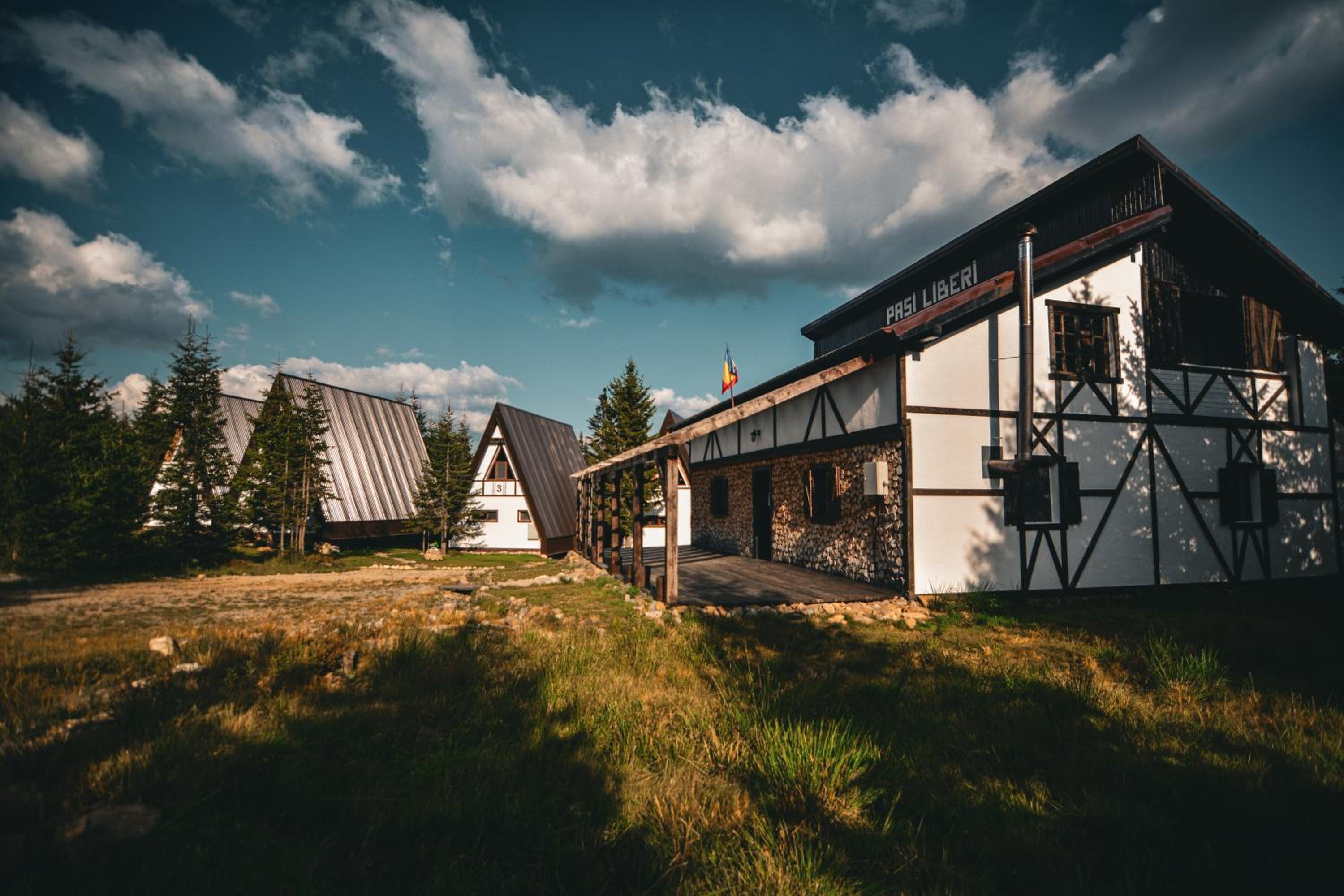 Camere de închiriat Pași Liberi view 4