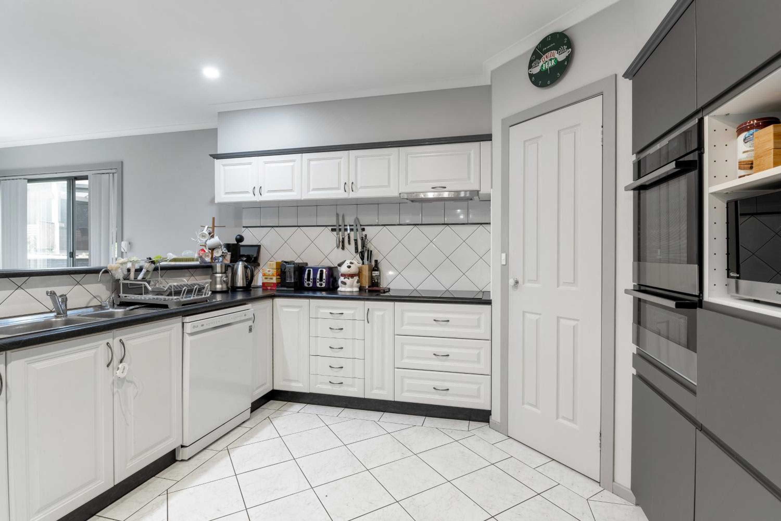 Kings Hill Retreat - Family Oasis with Heated Pool