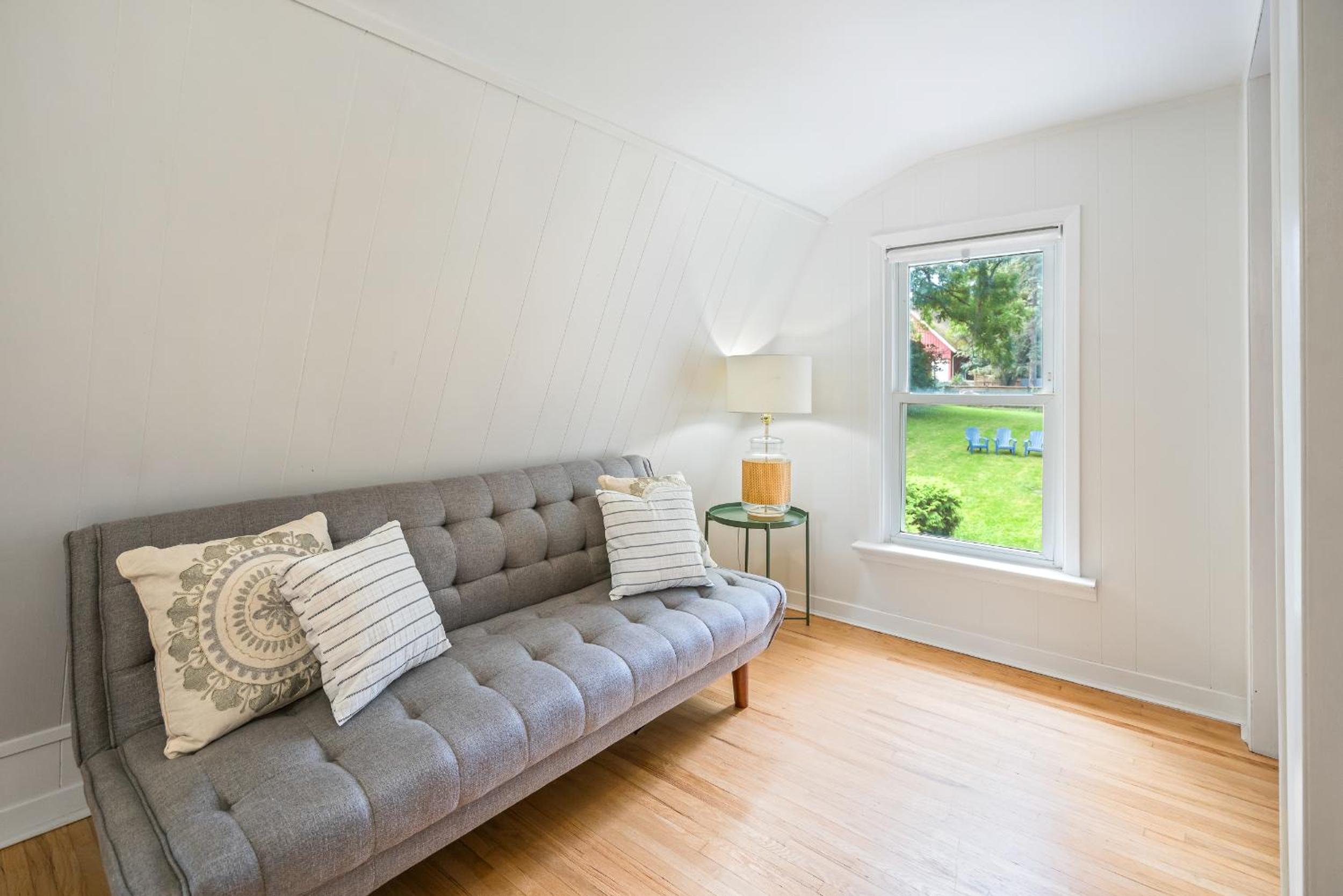 Queenston Cottage