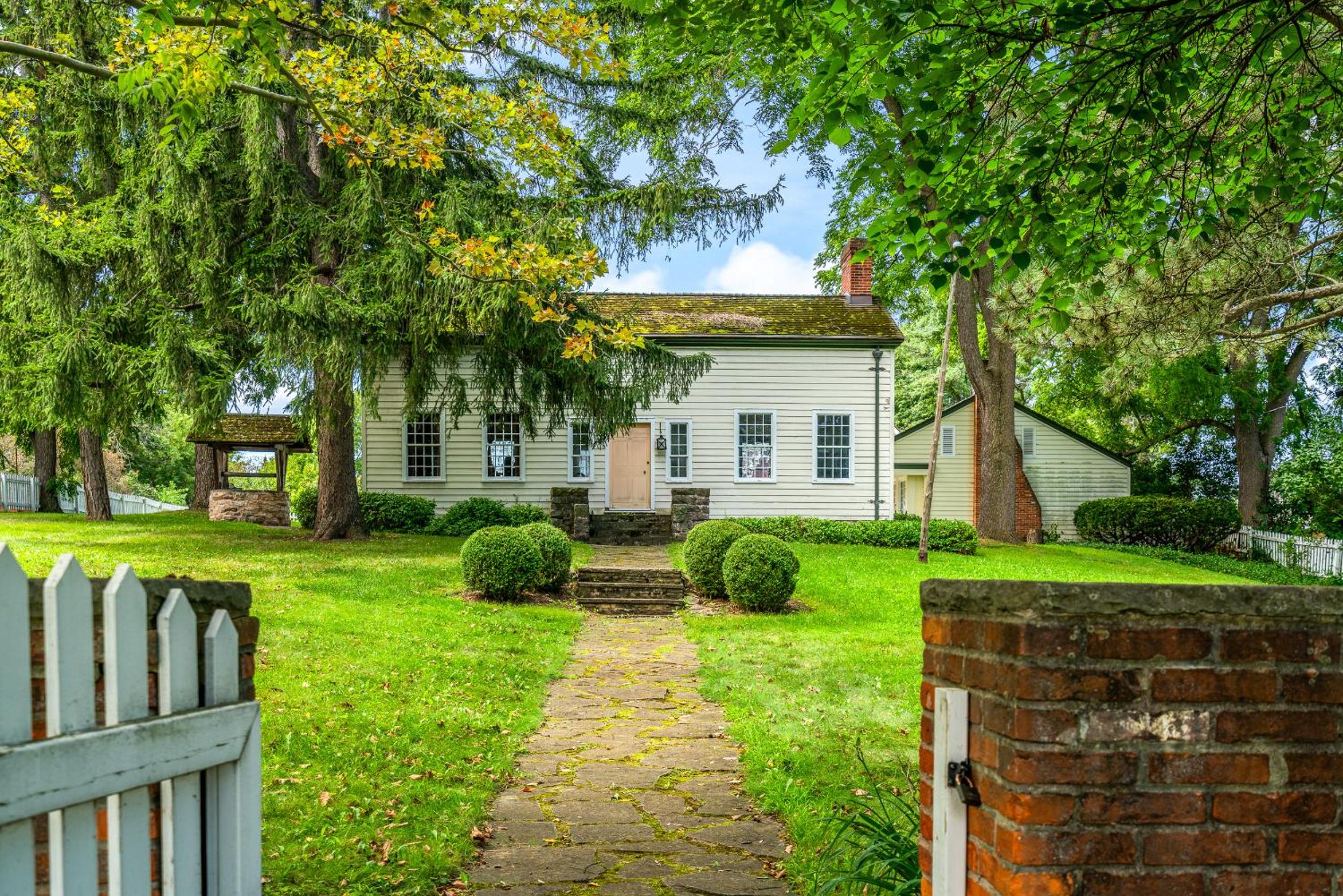 Queenston Cottage