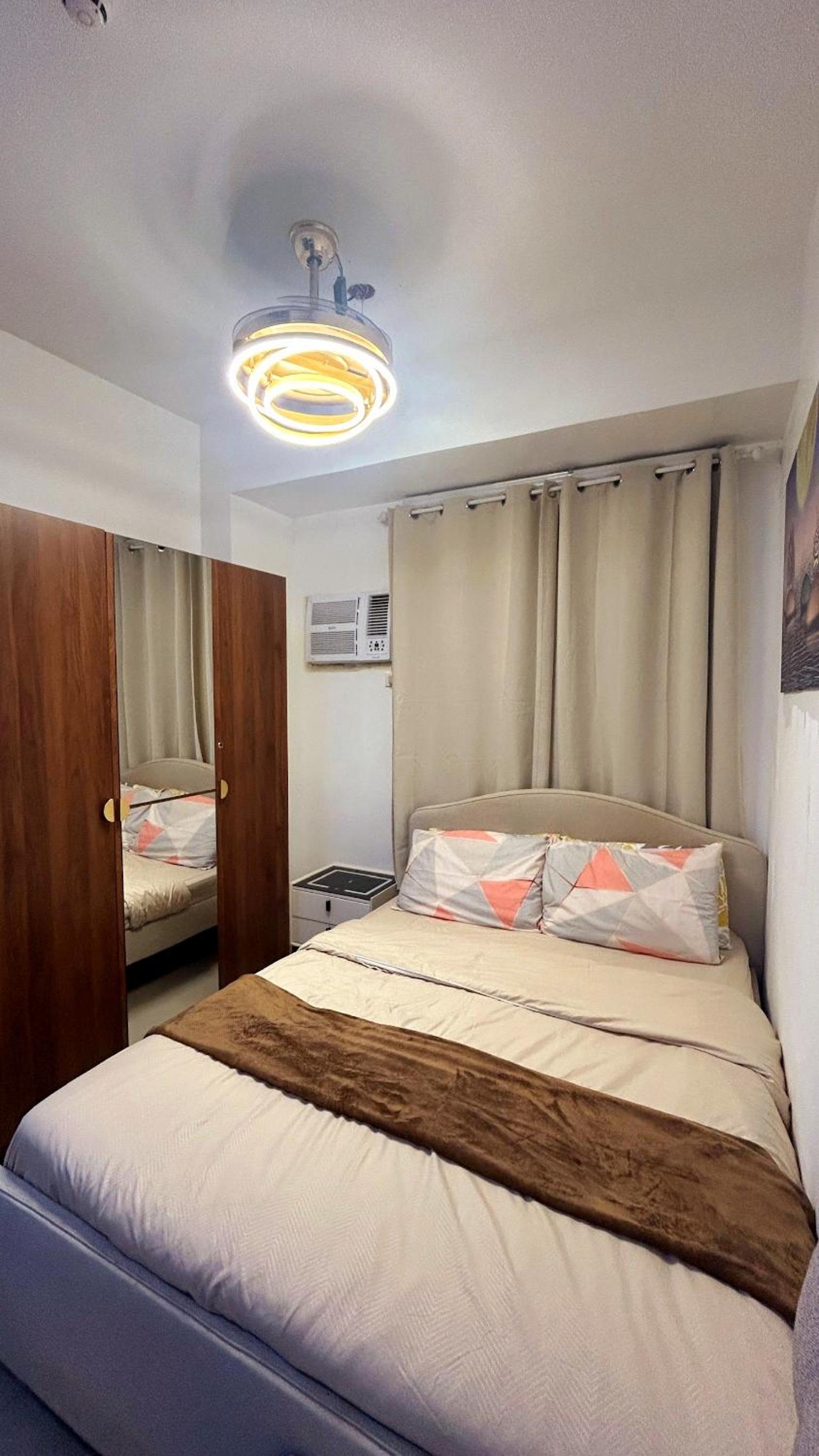 Acellyne's Suites at Green 2 Residences with Netflix!