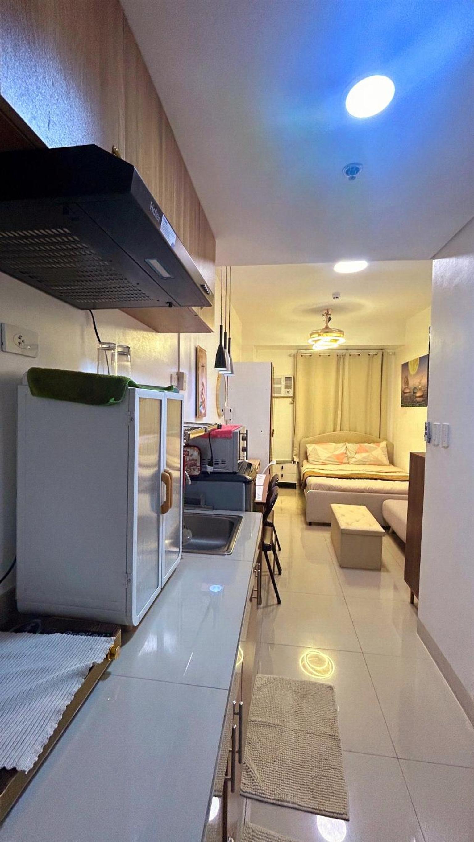 Acellyne's Suites at Green 2 Residences with Netflix!