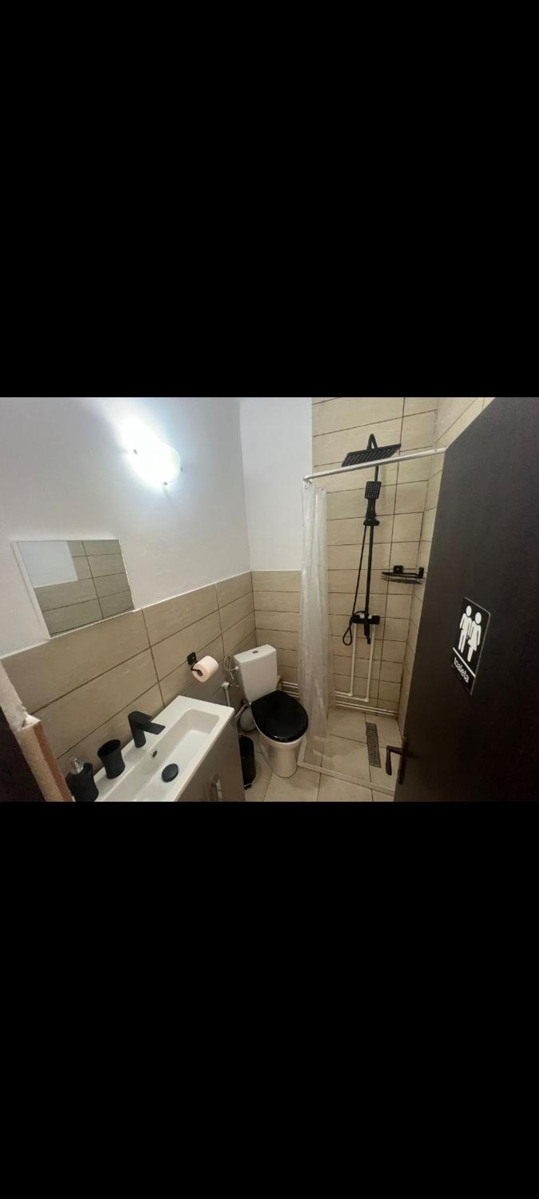 Casa la bobița en Sovata — bathroom