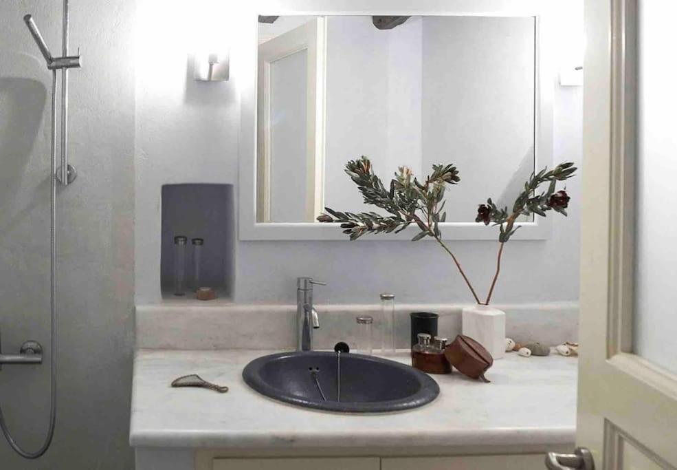 Cheerful 3-bedroom villa with gorgeous terraces view 5